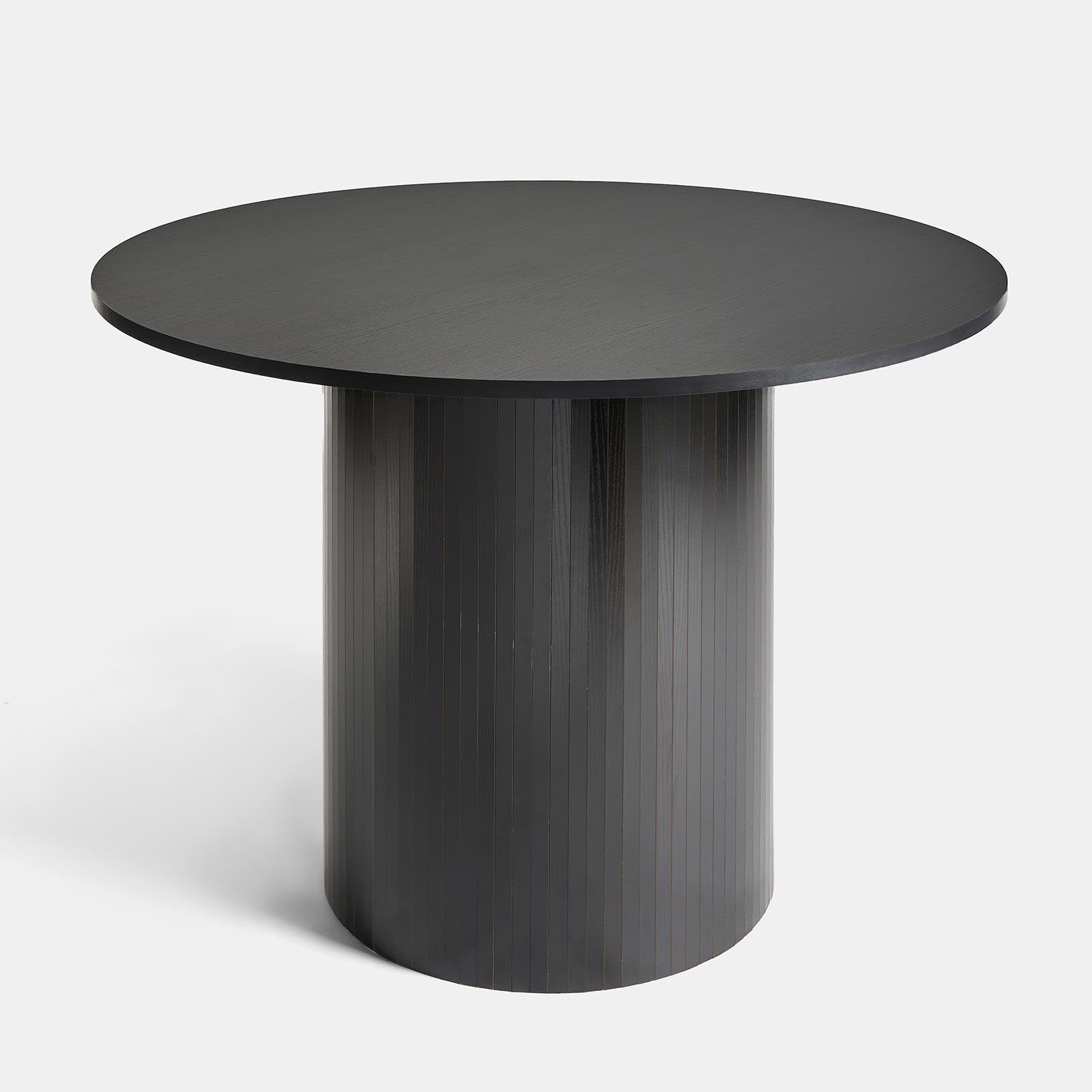 OHS Black Dining Table, Stylish Kitchen Table Madison Ribbed Wood Frame Decorative Round Dining Tables for 4 People Contemporary Living Room Desk for Kitchen