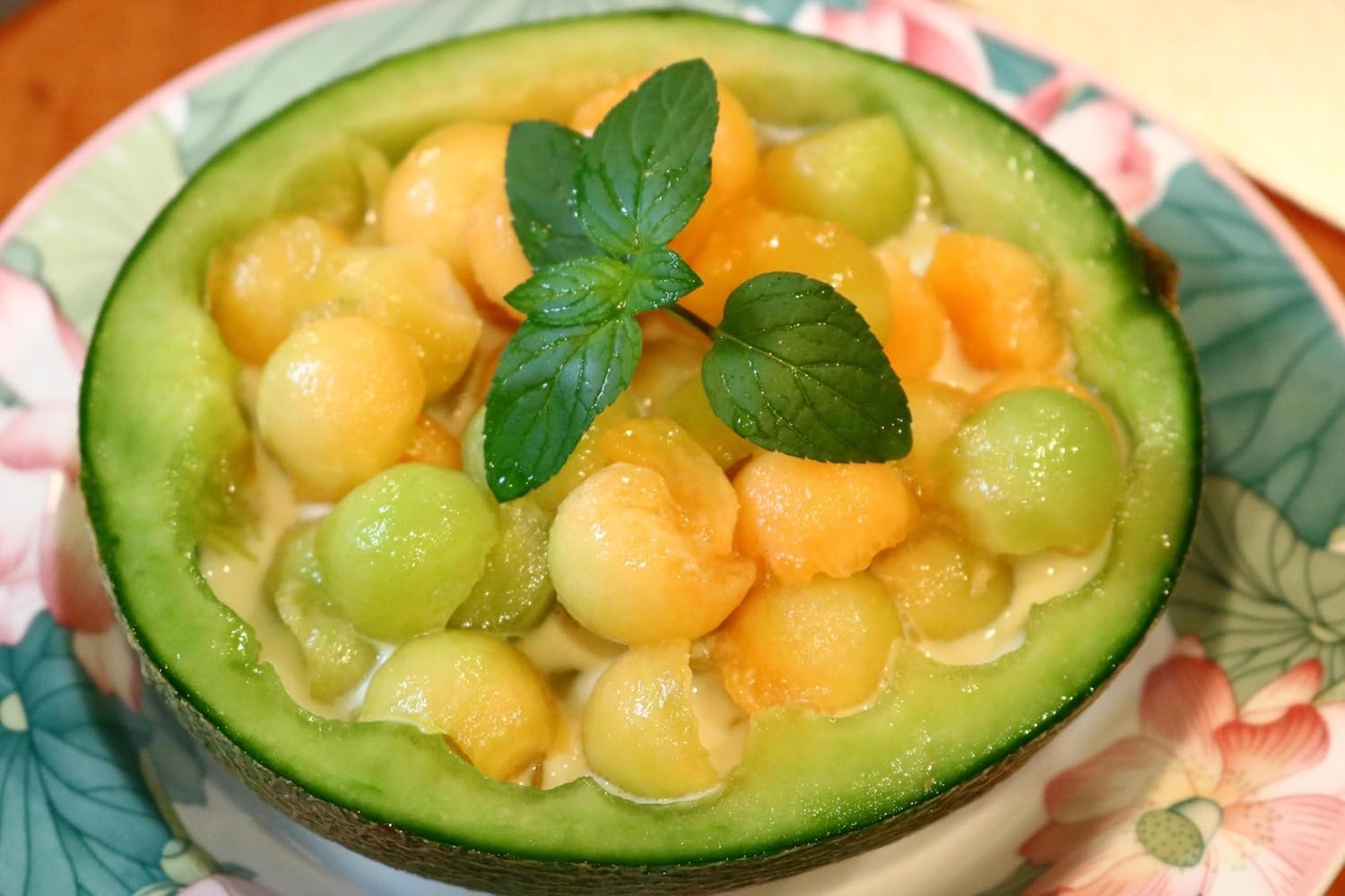 Amazon.co.jp: メロン 完熟 青肉 大玉秀品 1玉 約700g-1.0kg (LA以上