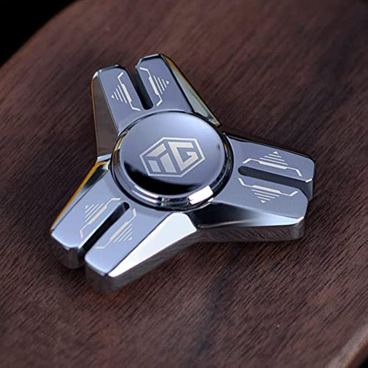 Fidgets Toy Metal Hand Spinner EDC Réducteur, Anti-anxiété Fidget Spinner Soulagement du Stress Sensoriel Tdah, Cadeaux pour Enfants/Adultes Cadeau De Saint Valentin