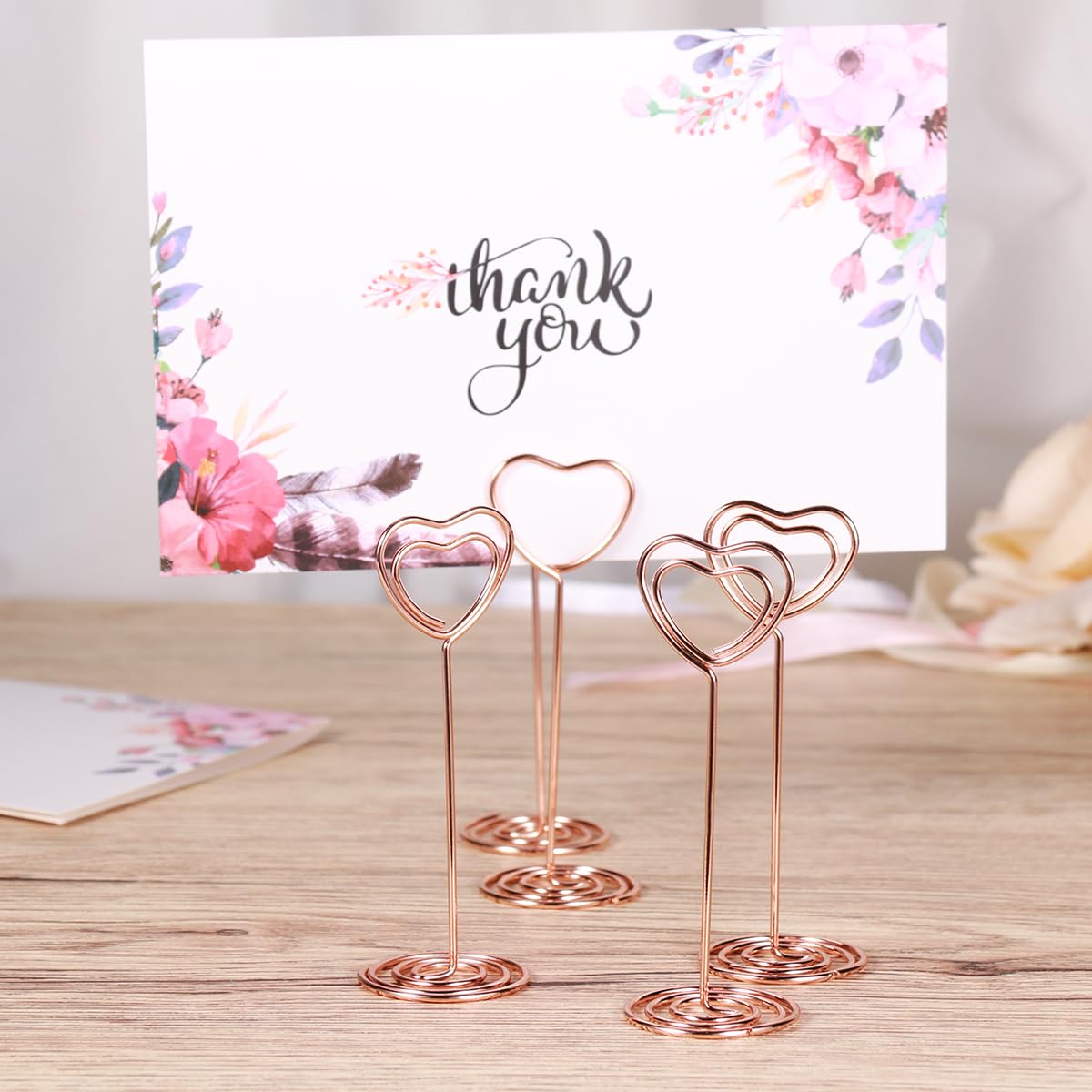BFYDOAA 20 Pezzi Segnaposto Segnaposto Piccoli Segnaposto da Tavolo Filo a Forma di Cuore Menu Foto Clip Promemoria Supporto per Ristorante Festa di Anniversario di Matrimonio(Oro Rosa