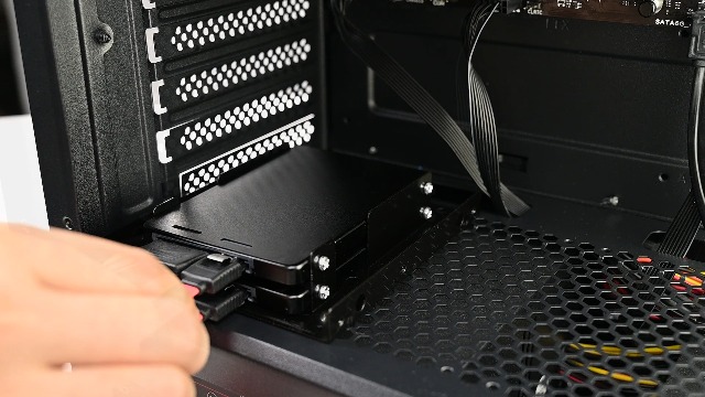 Adattatore Da 2.5 A 3.5 Pollici Per HDD/SSD - Supporto In Ferro Con Viti E Cacciavite - Foto 7