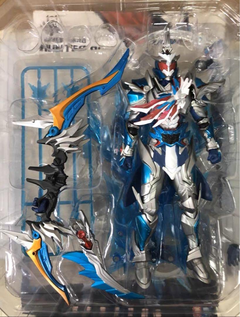 Amazon | 鎧甲勇士 アクションフィギュア 猟鎧鷹帥 | フィギュア