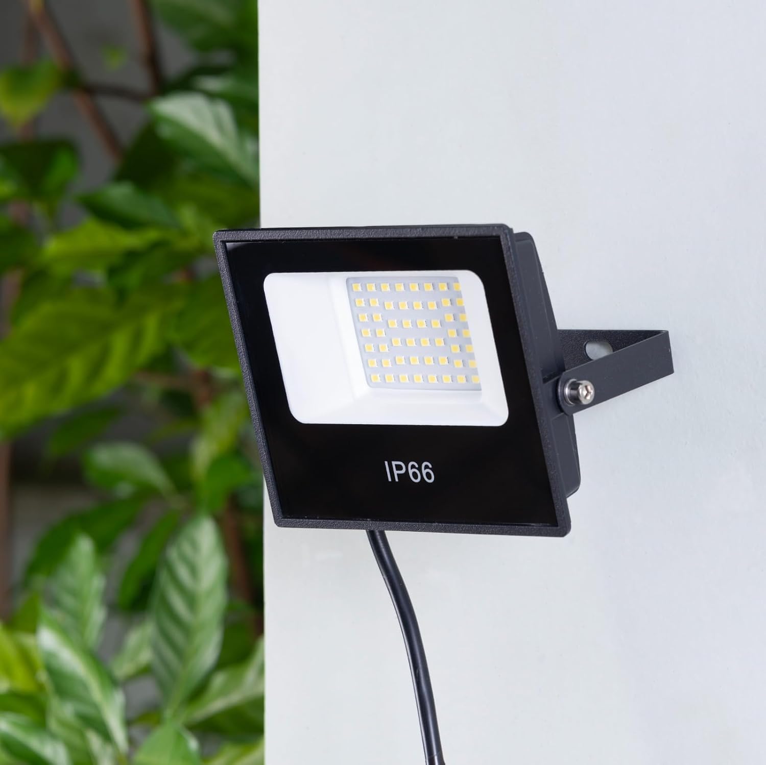 Kit 3 Refletor Led SMD IP66 100W Luminaria Holofote 6000k Prova D' Agua Branco Frio Bivolt 110/220V Kit 3 Refletor Led SMD IP66 100W Luminaria Holofote 6000k Prova D' Agua Branco Frio Bivolt 110/220V