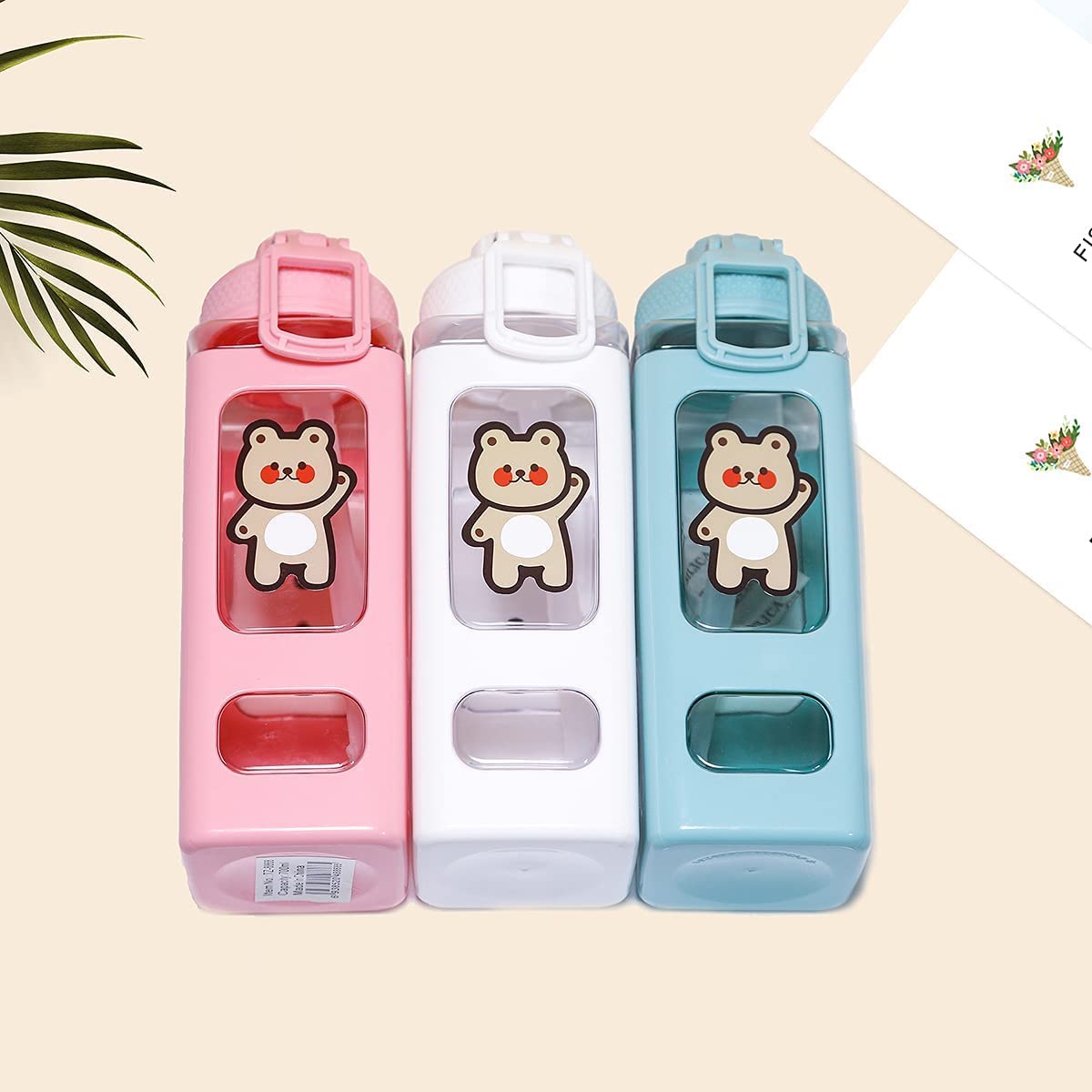 2 stuks Kawaii Beer Waterfles met en Sticker Meisjes Plastic Leuke Grote Kawaii Waterfles for Vrouwen Lekvrij Vierkant School Drinkbekers for Melk Thee Sap Roze en Wit