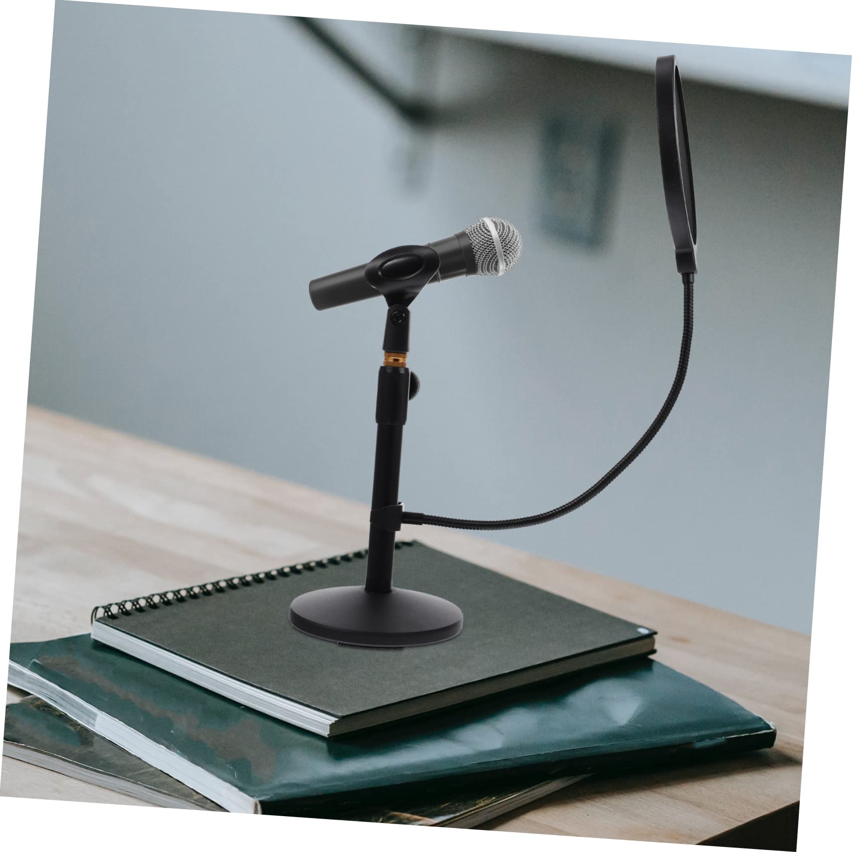 Supporto Microfono da Tavolo Regolabile Nero, Base Tonda | Metallo e Plastica, per Podcasting e Live Broadcasting, Stabilità e Altezza Adattabile