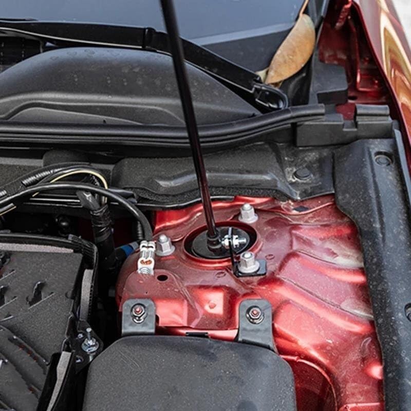 Ressorts à gaz de capot de voiture fatigués ? Solution Mazda CX-30