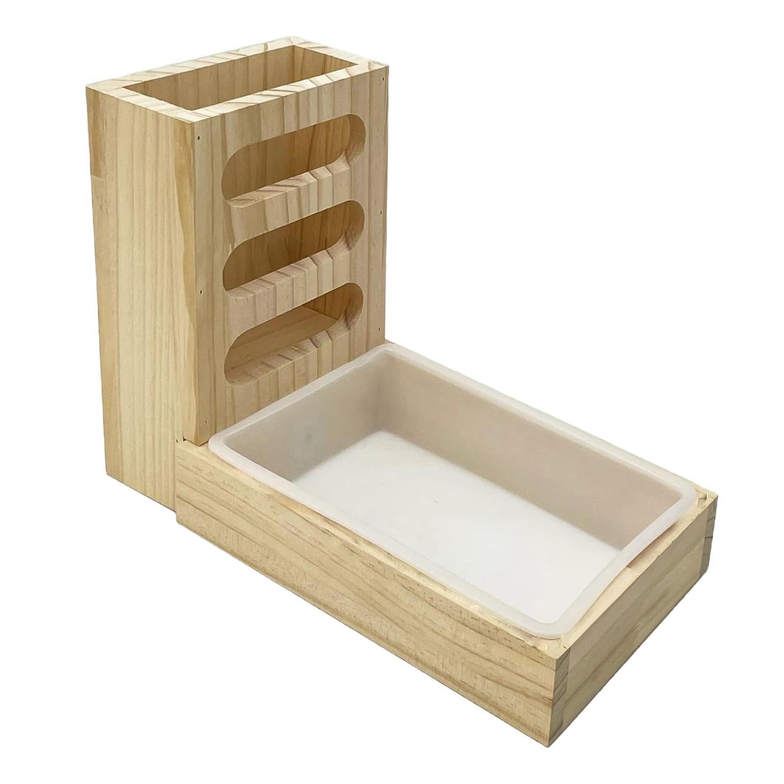 Mangiatoia per fieno in legno per conigli con lettiera. La costruzione di qualità mantiene l'habitat pulito in modo efficiente con la massima capacità di stoccaggio.