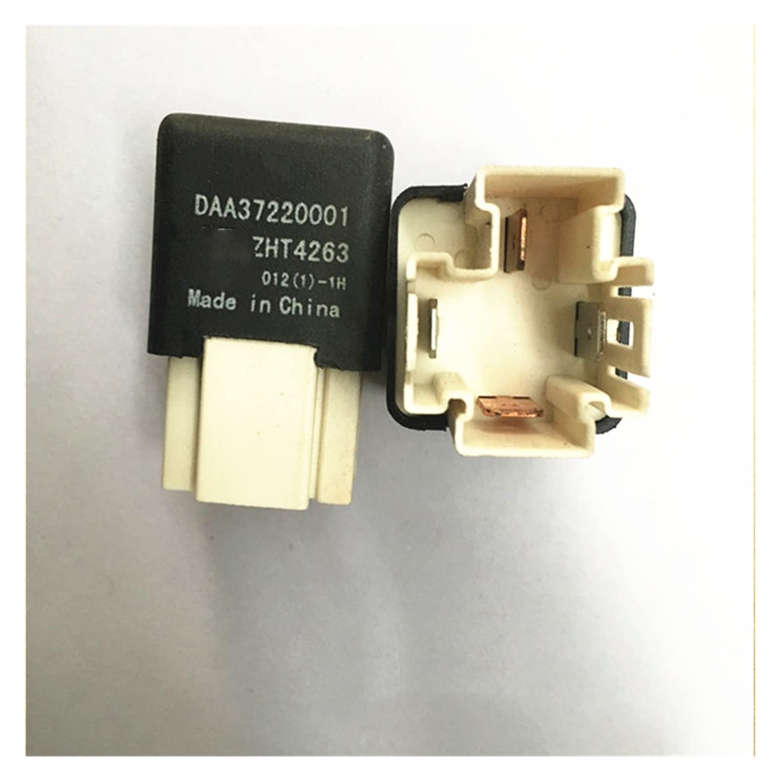 AQHYEBNSR 1pcs Automotive power relay DAA37220001 12V 4pin