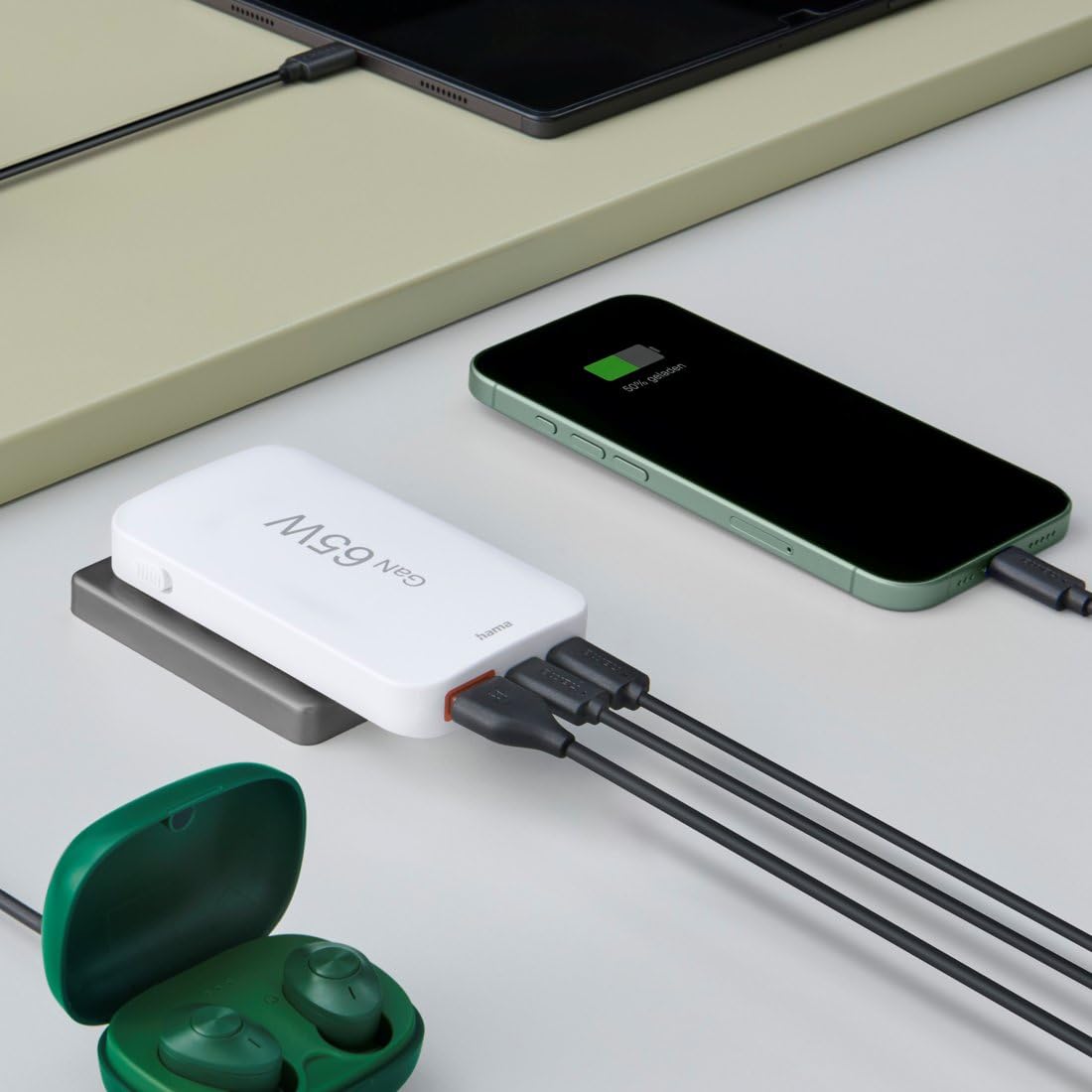 Hama składana przenośna szybka uniwersalna ładowarka sieciowa GAN 65W do smartfona, smartwatcha, tabletu, słuchawek 2x USB-C 1x USB-A biała