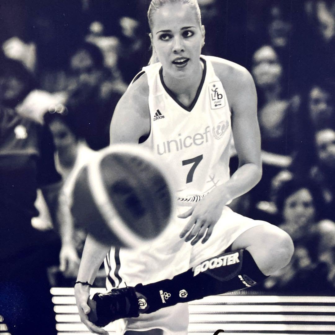 アントニーニャ・ミシュラ直筆サイン入り超 大型写真…クロアチア