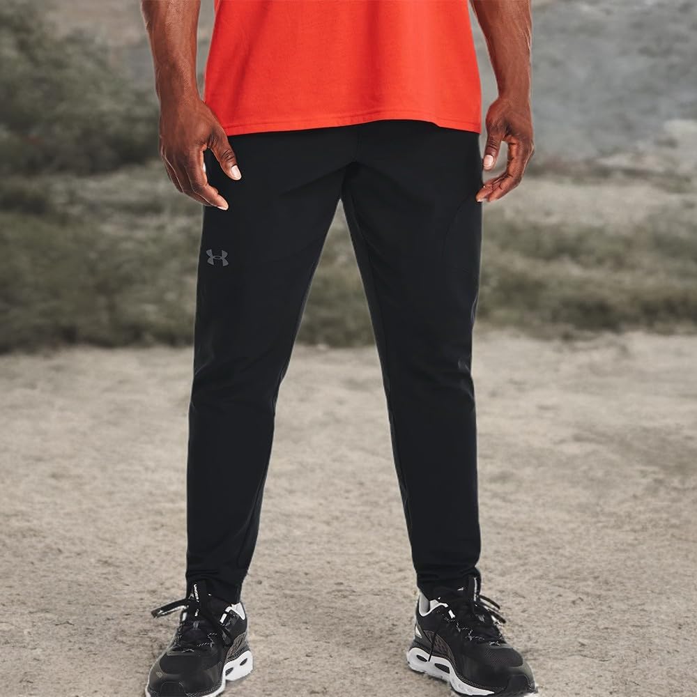 Under Armour Pantaloni da Allenamento Affusolati in Tessuto Elasticizzato Uomo