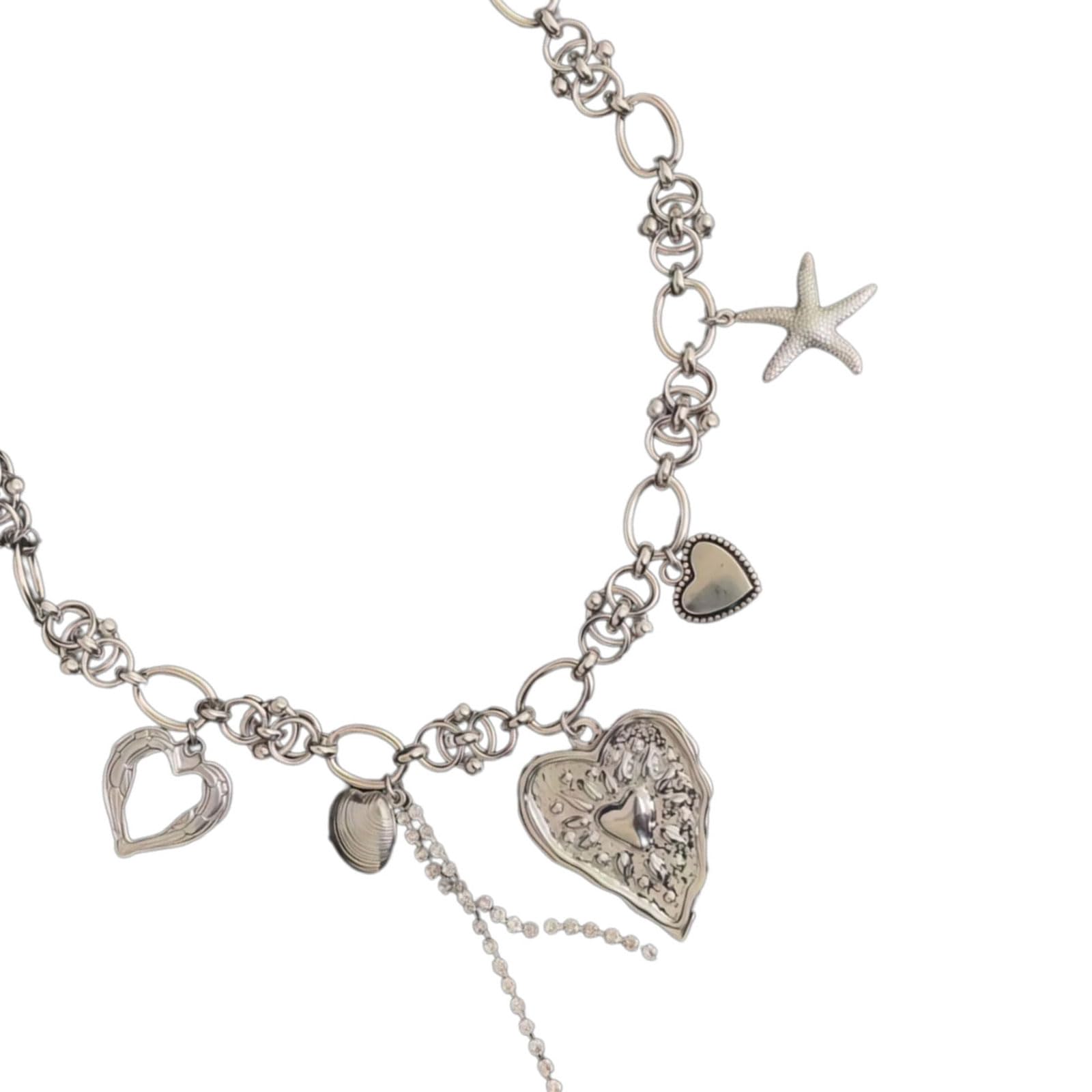 Collier de déclaration romantique à pompons et pendentif cœur tendre