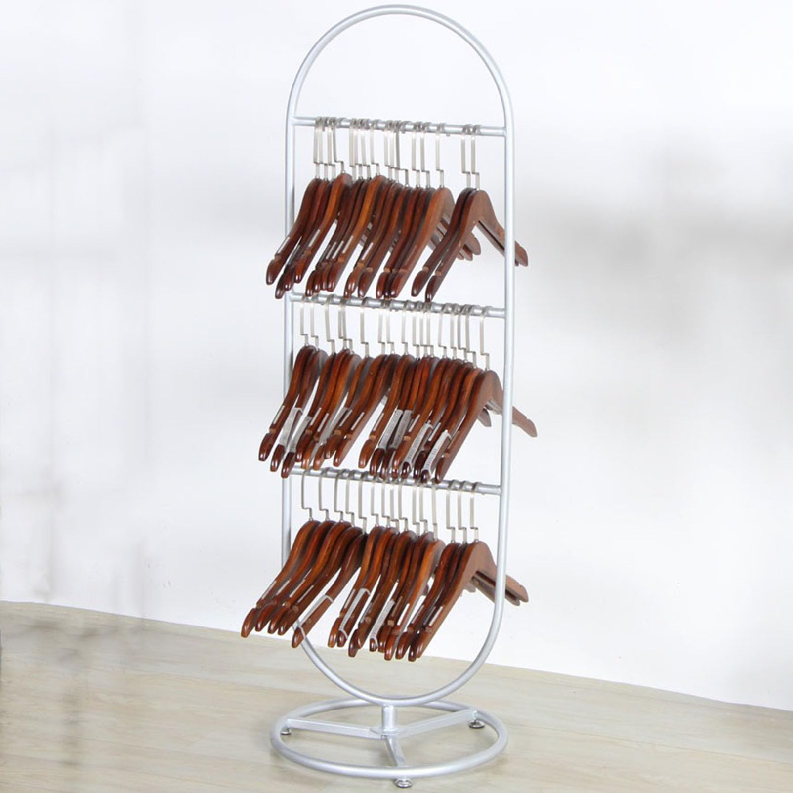 Support de rangement pour cintres pour optimiser votre buanderie