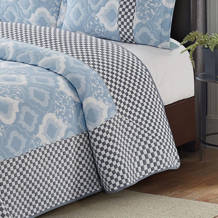A Quilt Bedspread with 2 Shams, Queen Blue/White with Black and White Checkered Skirt, Jacquard Damask Lightweight All Season Soft Luxury Bedding, Reversible Light Blue and White Floral Queen (U.S. Standard)