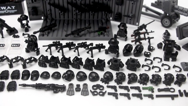 Amazon.com: SWAT Team Weapons Pack with Shipping Cargo Container