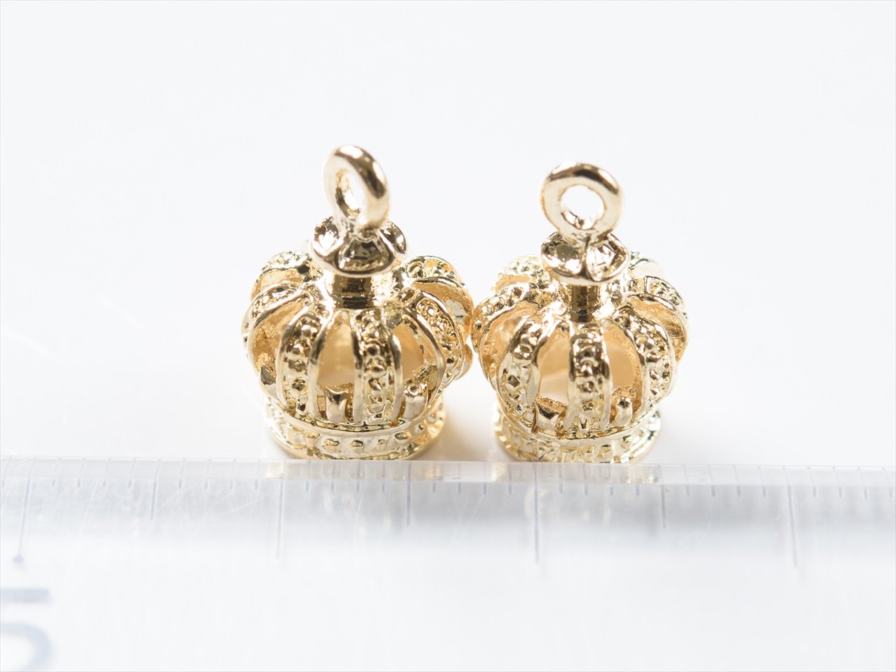 Amazon | 紗や工房 王冠チャーム 小 13mm ゴールド 2個 2ヶ 約1.3cm
