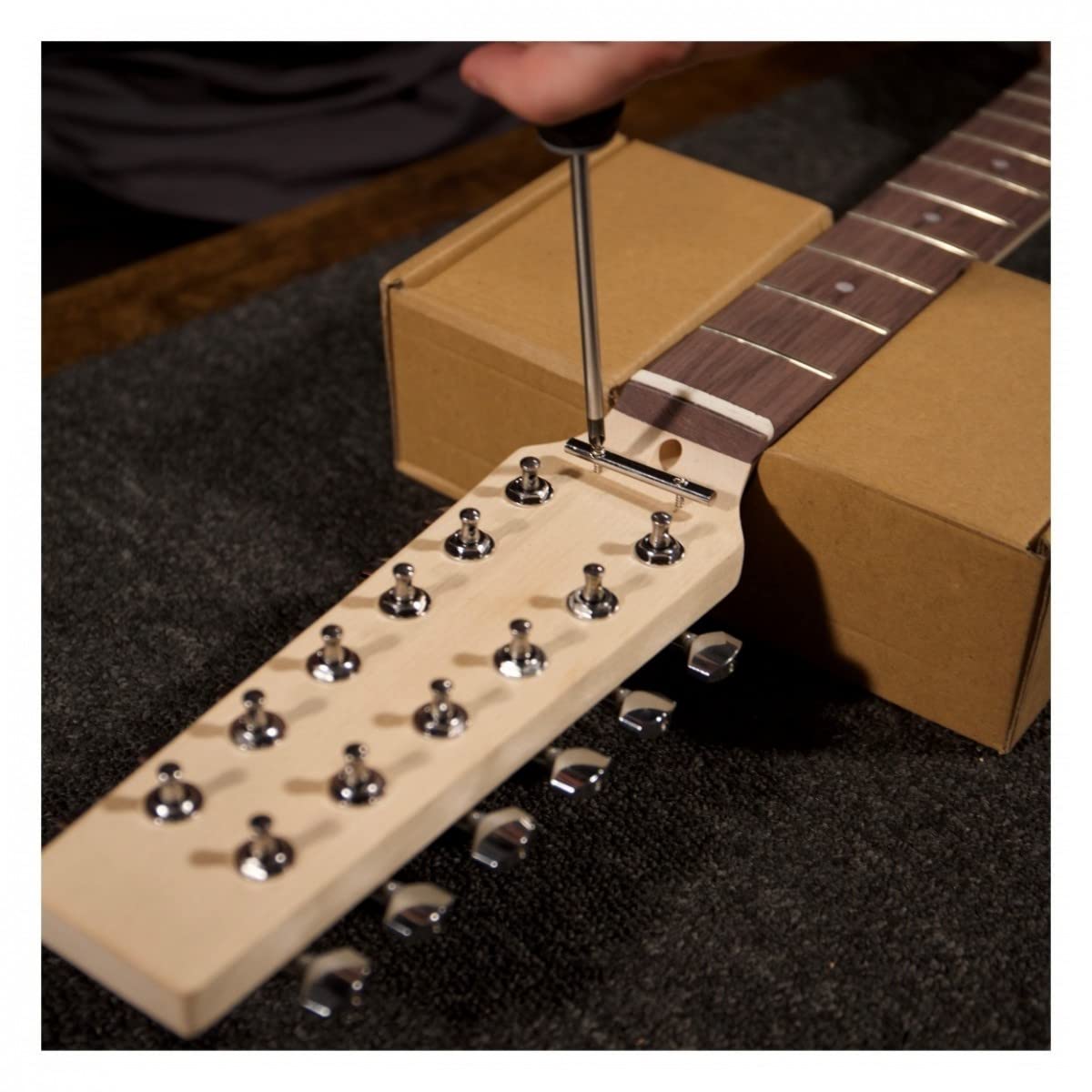 Gear4music Kit Guitare Electrique a Monter 12 Cordes avec Electronique Sans Soudure