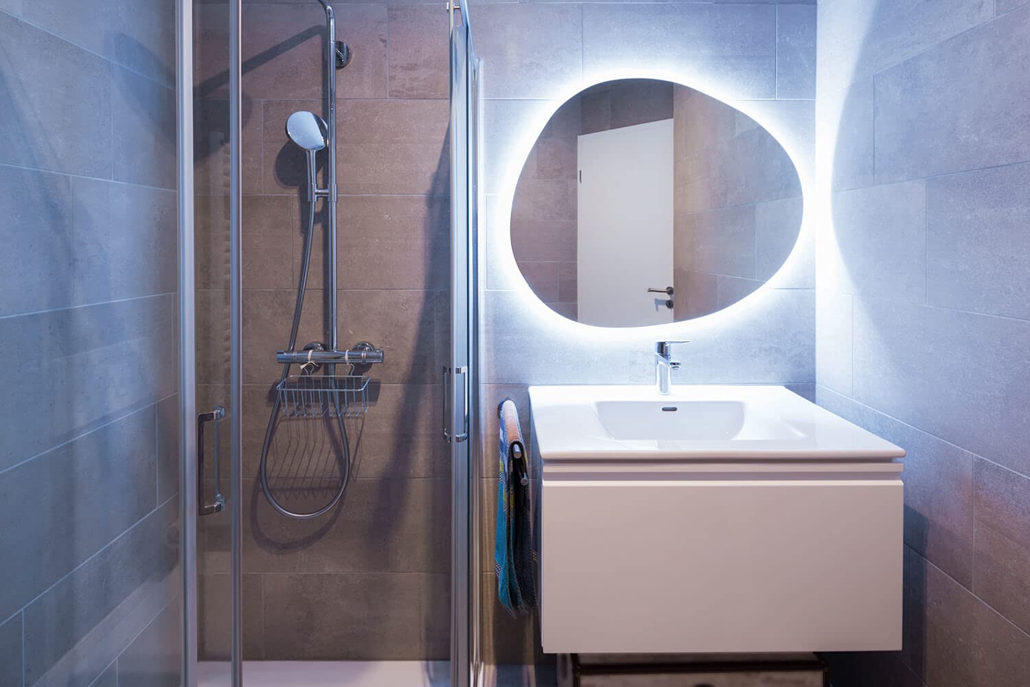 LED Universum Juego de tiras LED COB de color blanco frío, con mando a distancia, controlador y fuente de alimentación, filamento prémium, 24 V, IP65, luz blanca fría (3 metros)