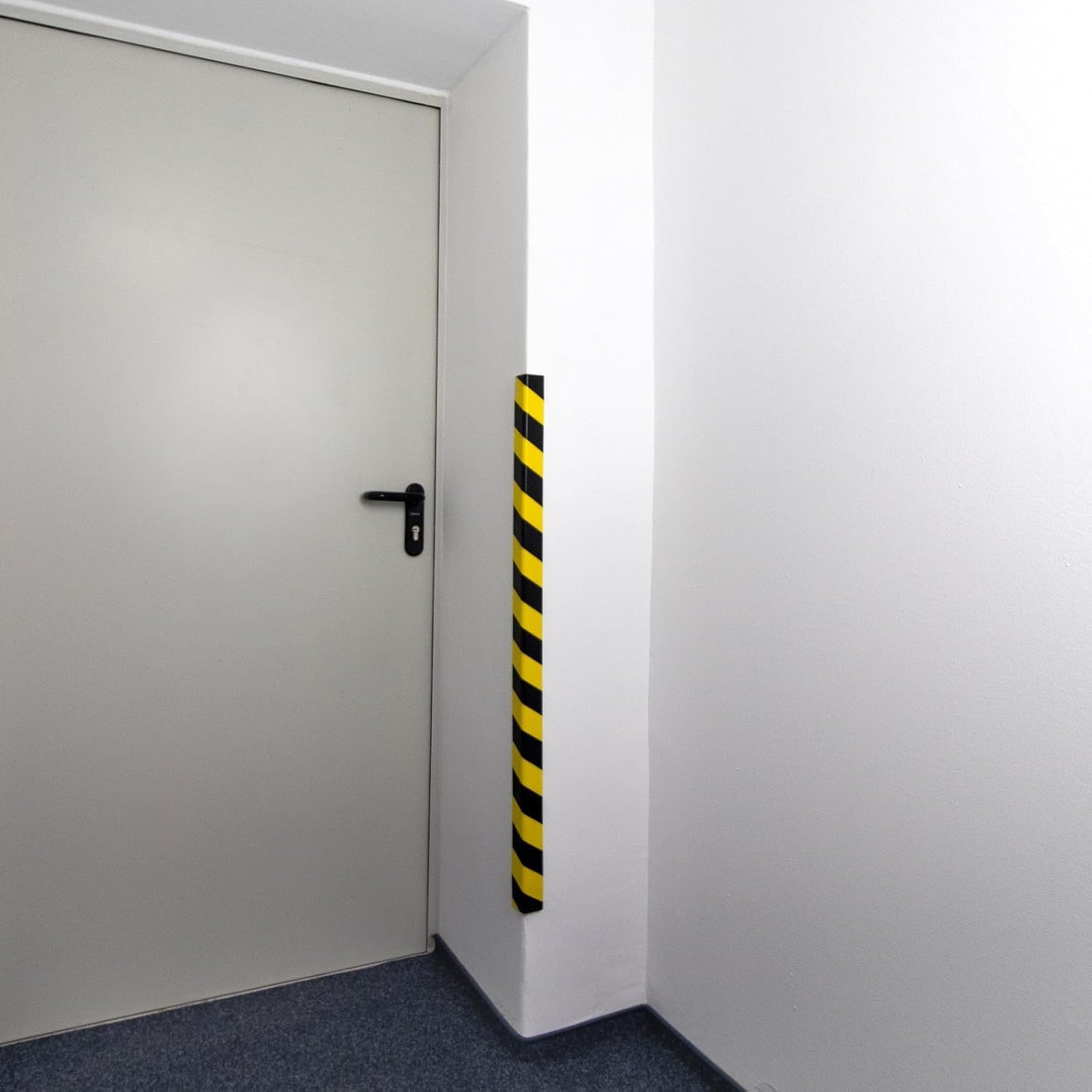 Paraspigoli in poliuretano, autoadesivi, 100 x 4 x 4 cm, profilo di protezione angolare giallo/nero, protezione da parete e angoli, protezione per garage, magazzino, officina (5, 100 cm)