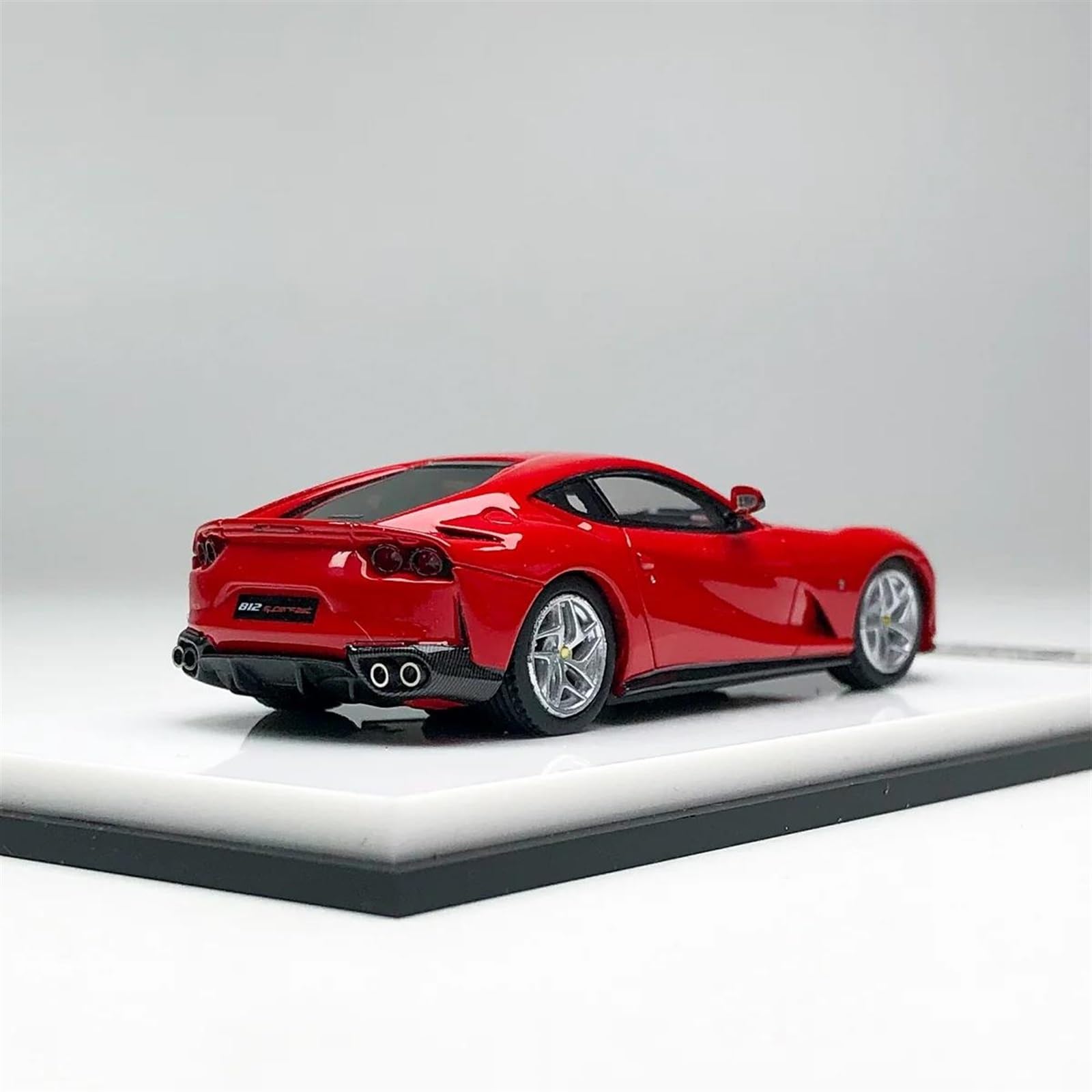 Amazon.co.jp: スケールモデル車両 1:64 フェラーリ 812 スポーツカー