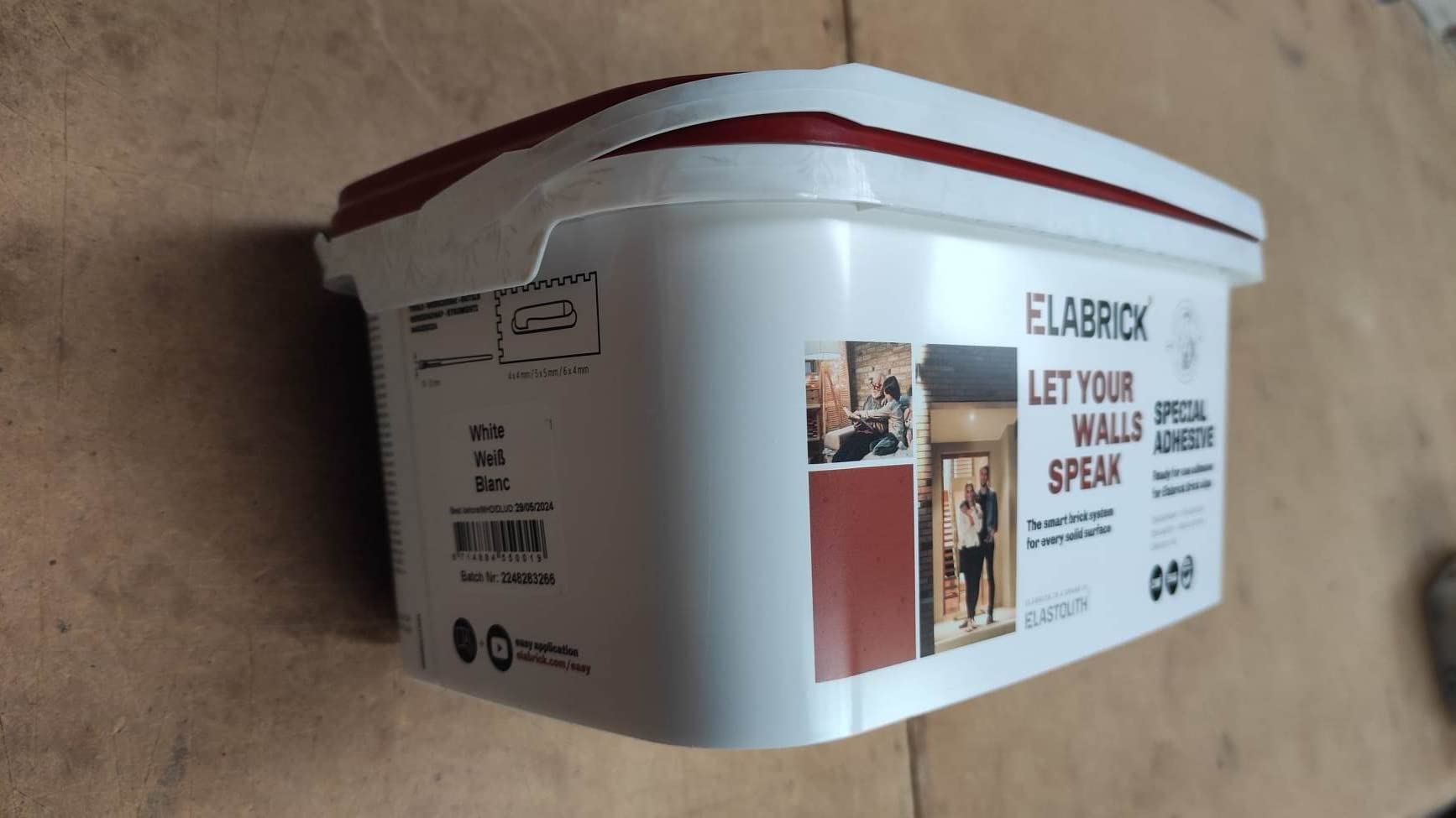 Adesivo per mattoni Elabrick, 5kg, pronto all'uso, colla monocomponente in pasta, Bianco, Copre 2m², adatto sia per uso indoor che outdoor, fai da te, ristrutturazione casa, vernici.