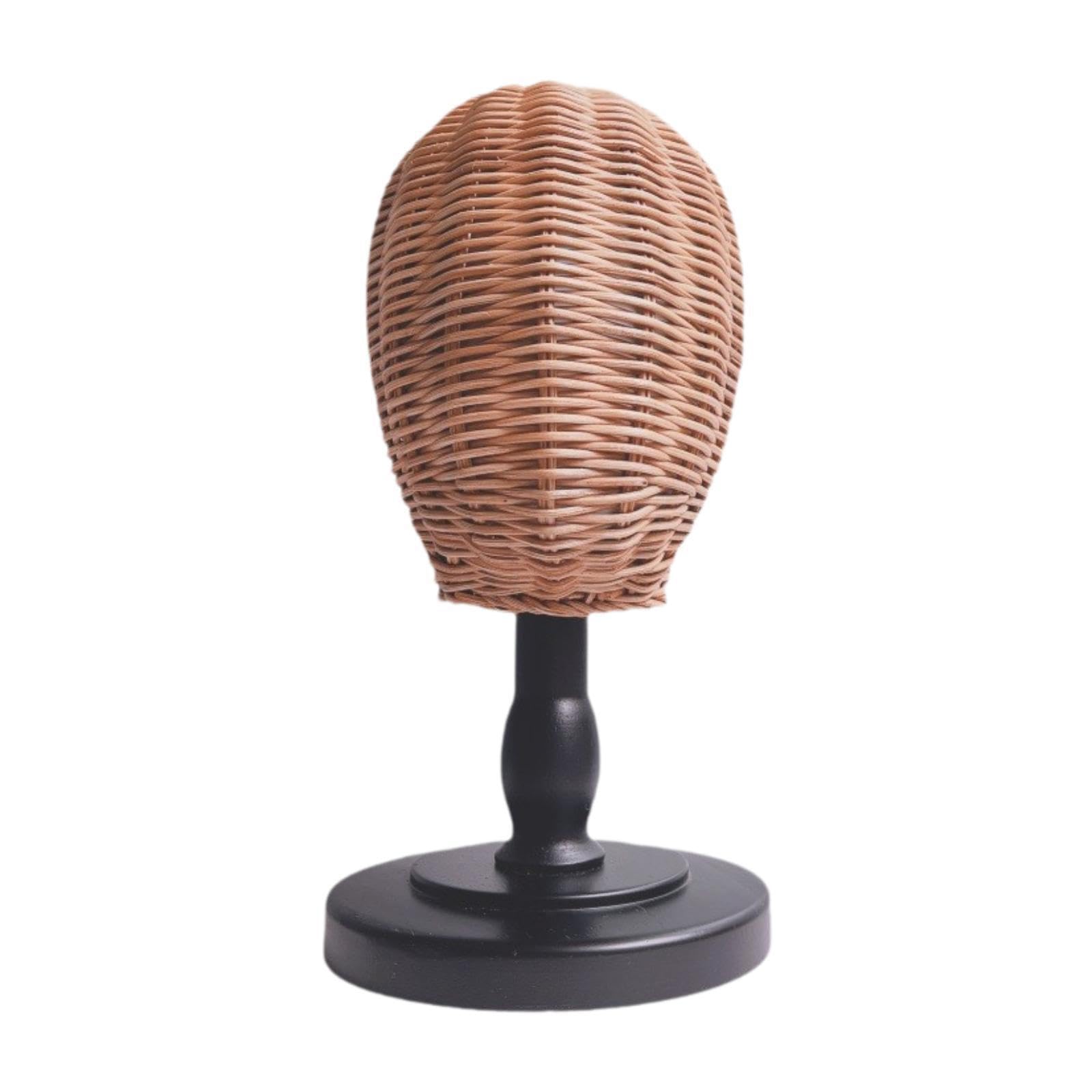 Innovativo espositore in rattan con testa di manichino per riporre con stile parrucche, sciarpe e cappelli sulle scrivanie dei saloni. Espositore per