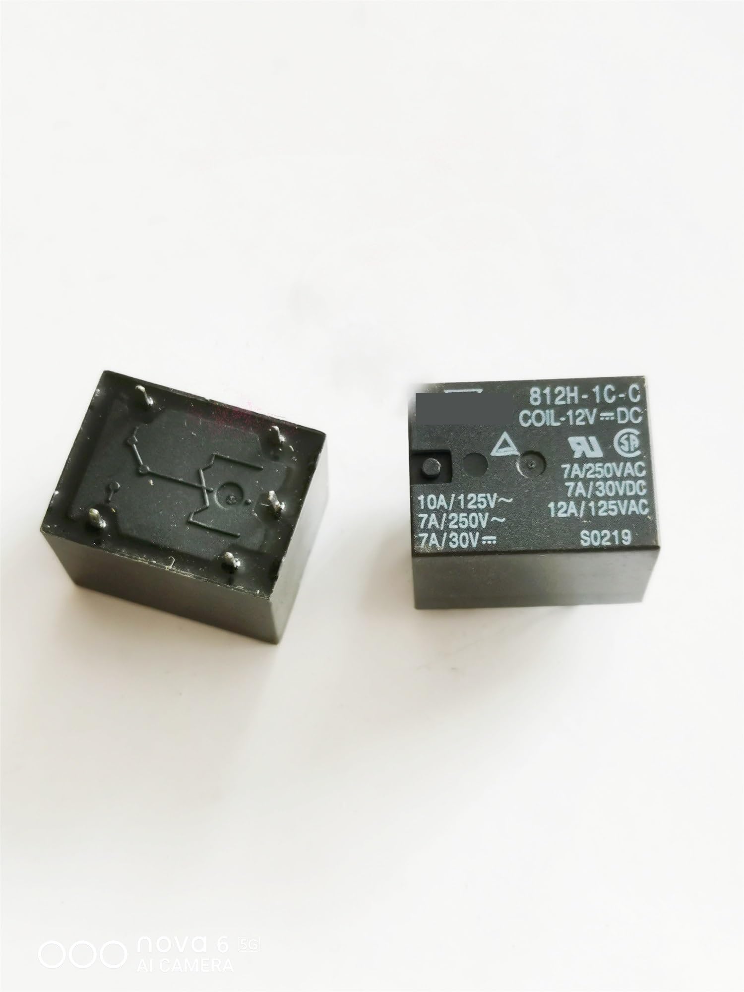 Relé 812H-1C-C-5VDC para reparar placas electrónicas dañadas 2