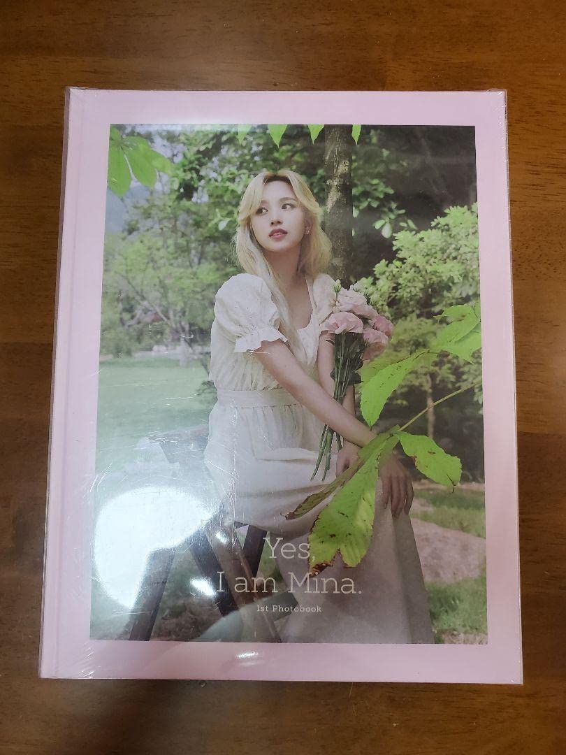 Amazon.co.jp: Yes,I am Mina 写真集 : おもちゃ