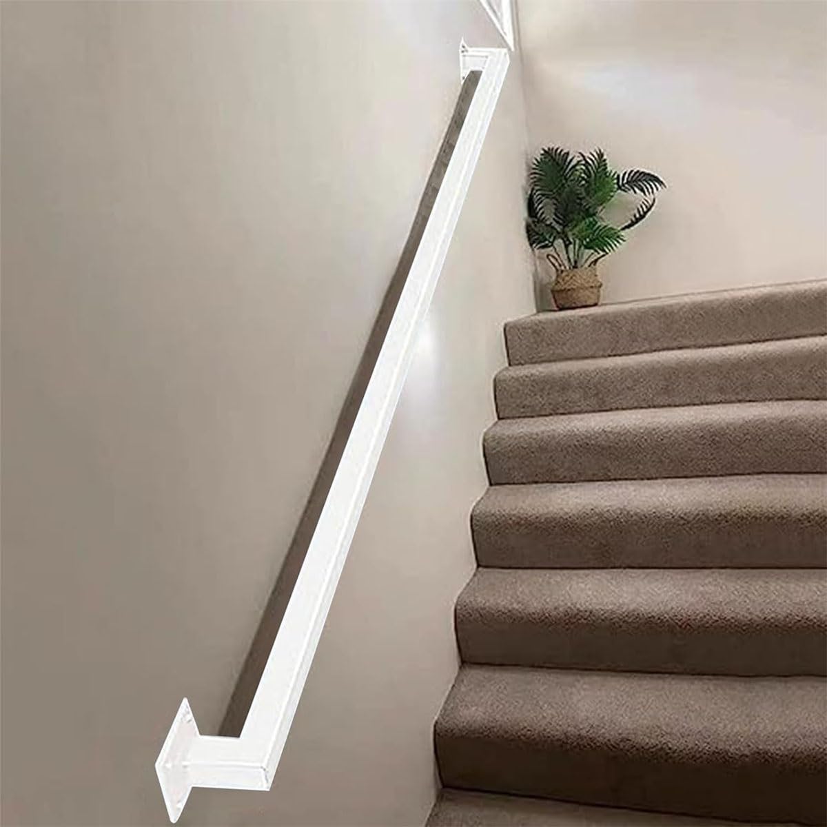 Rampe d'escalier en fer forgé extérieur pour sécuriser les accès de votre jardin