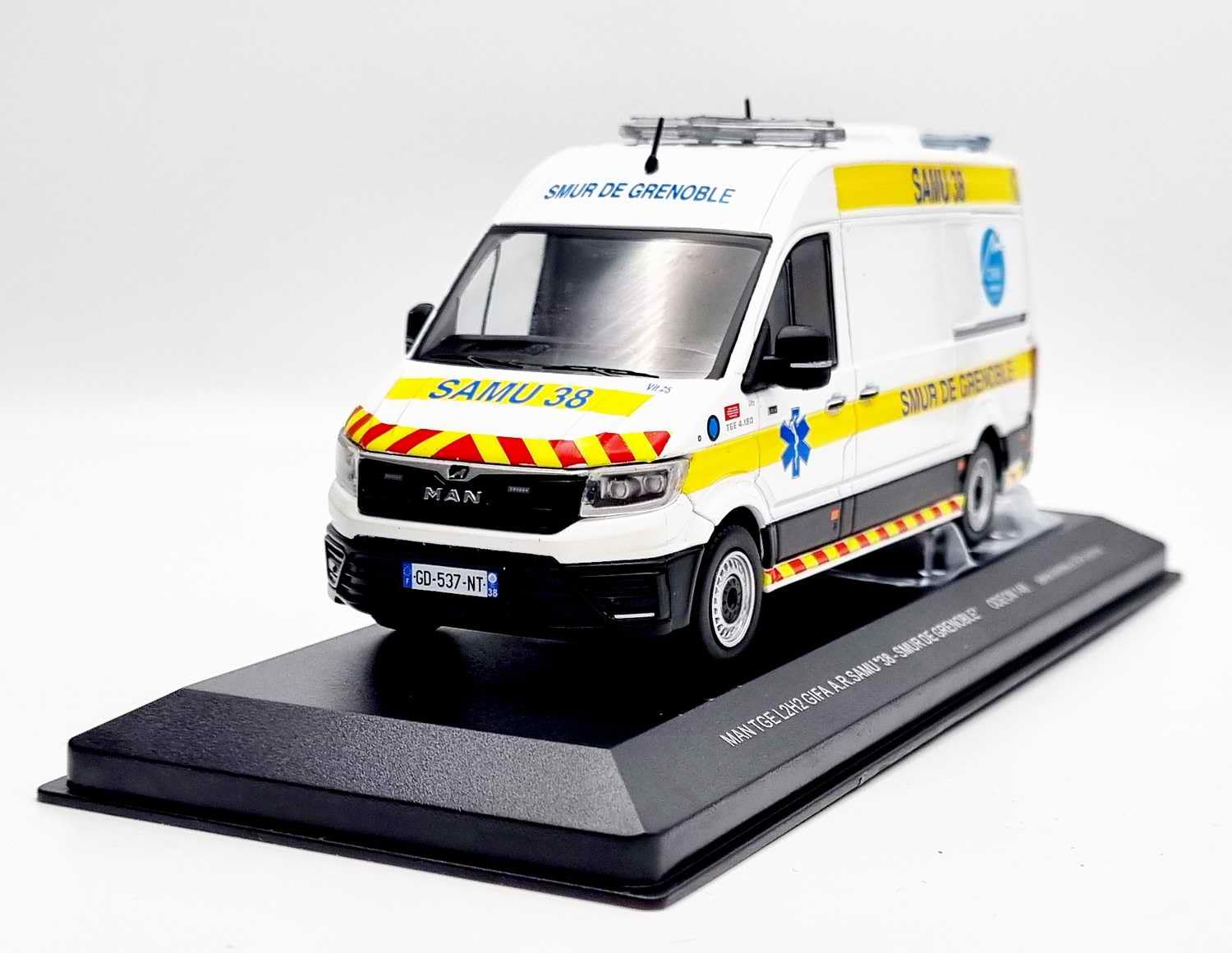 ODEON148 MAN TGE L2H2 Ambulance SMUR 38 Grenoble – 1/43 Neuve