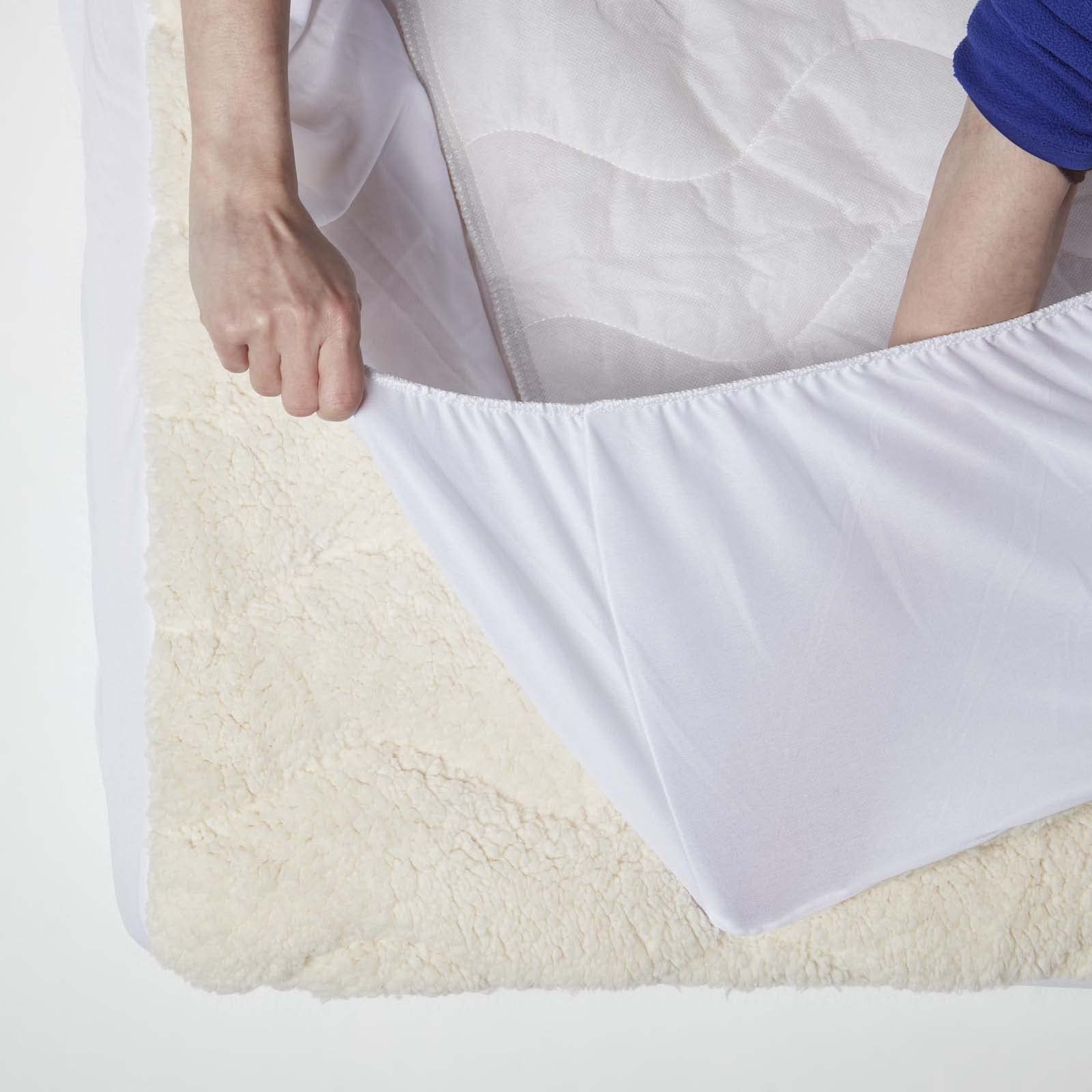 HOMESCAPES Warmer Fleece-Matratzentopper 150x200 cm, Kuschelige Matratzenauflage Plüsch mit Spannumrandung