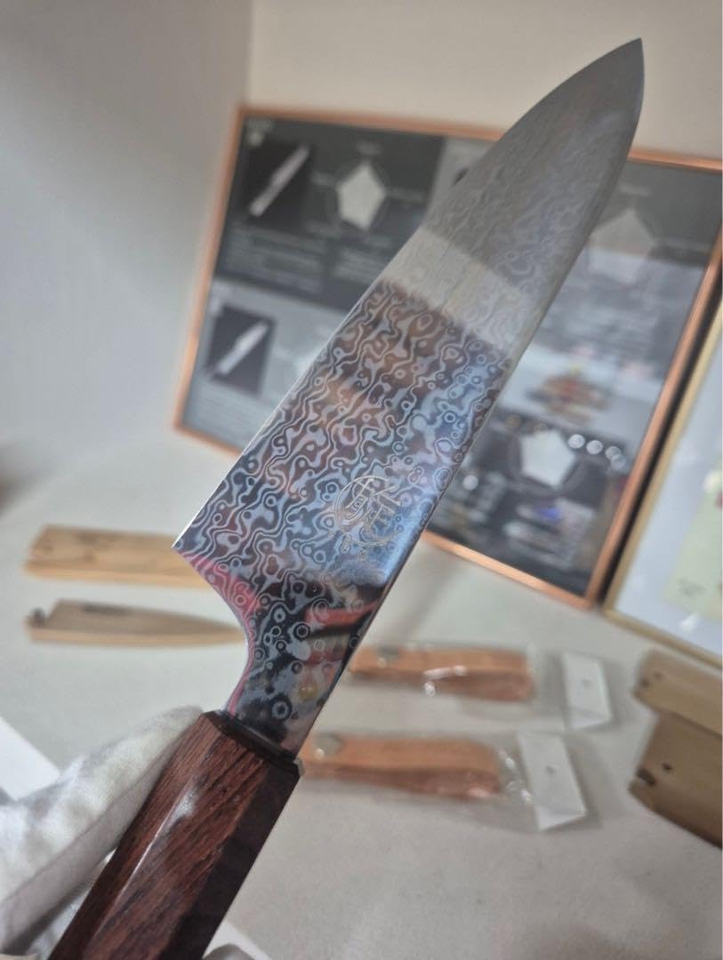 子の日 旋 コアレスダマスカス 和牛刀 180 鞘あり ☆貝印 関孫六 子の日 旋 コアレスダマスカス 和牛刀 180 鞘あり ☆貝印 関孫六