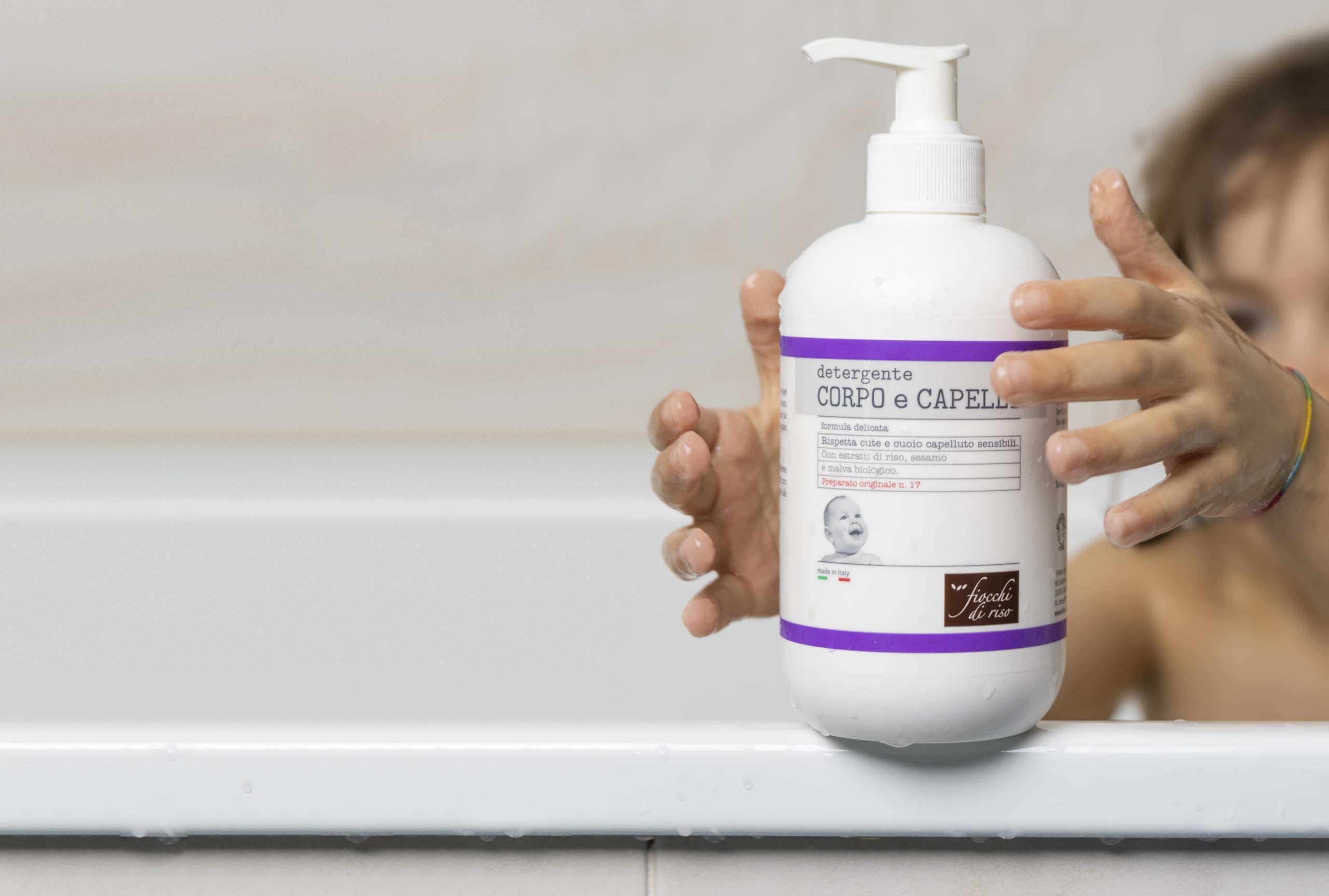 Fiocchi di Riso - Detergente CORPO e CAPELLI - 400ml - DETERGENZA NEONATI - Ideale fino dalla nascita per rispettare cute e cuoio capelluto sensibili. Pack riciclato