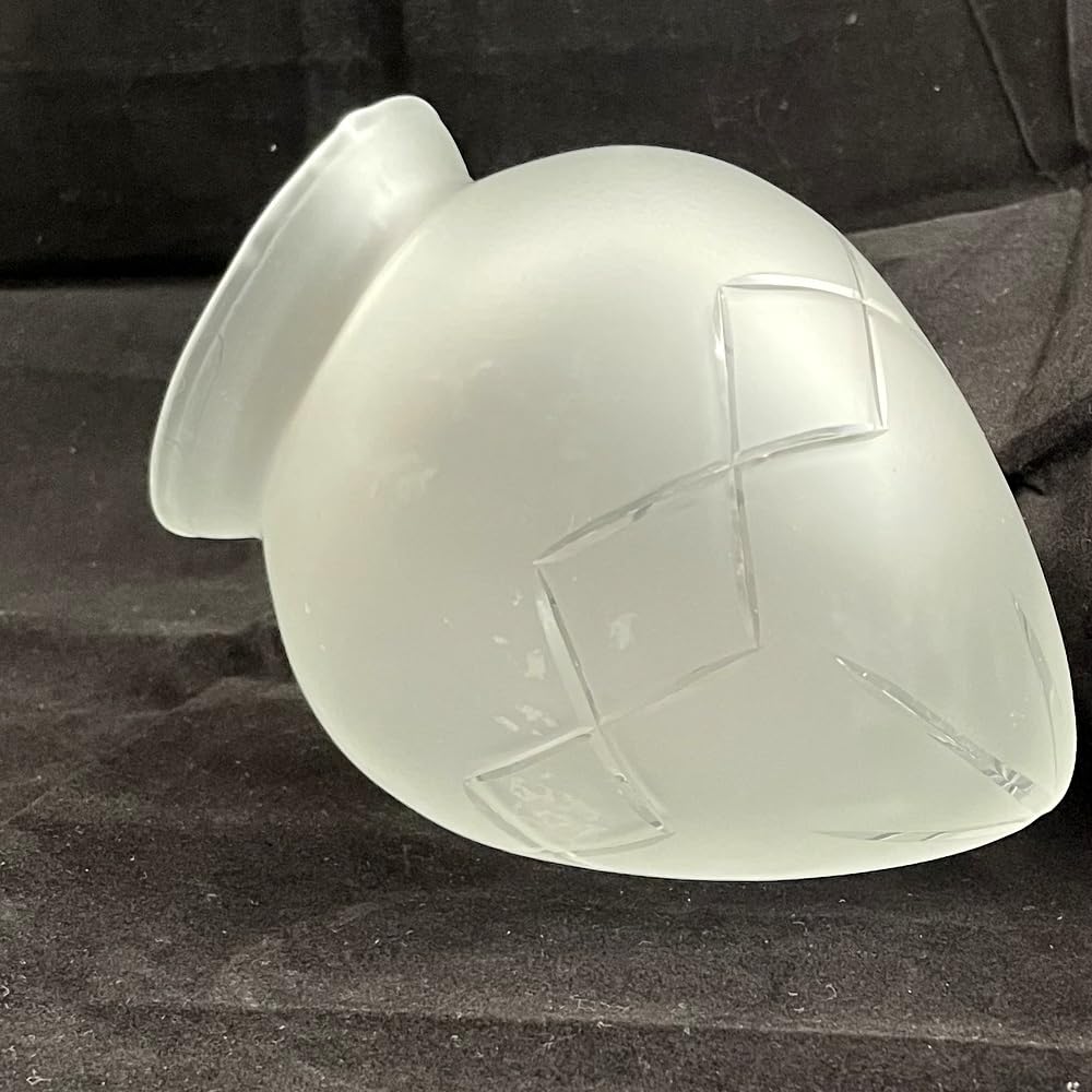 Lampada a cilindro in vetro con paralume senza fondo opaco con taglio diametro inferiore base 8,2 cm, altezza base 1,5 cm, altezza totale 14 cm, diametro più largo 11 cm