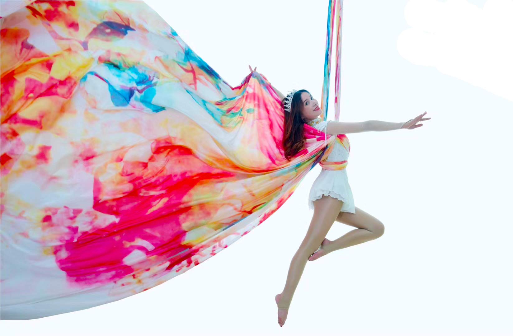 Aerial Silks 13 Yards Hardware Kit Medium stretch Aerial Yoga Hammock Acrobatics- Include Carabiners,Rescue 8,Swivel, Height Adjustment Strap, Portable Storage (Petal)