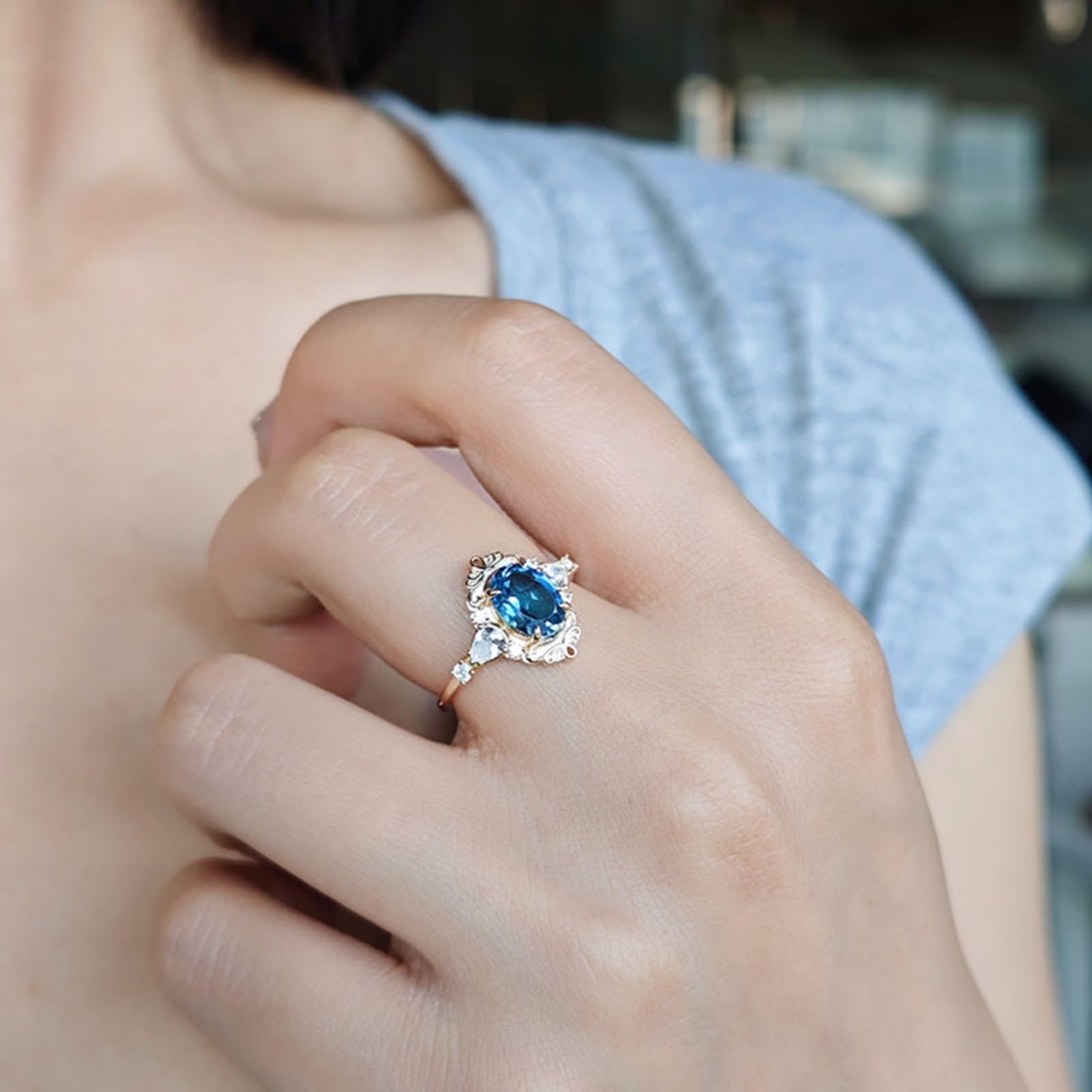 Par de anillos de oro 9 K/14 K/18 K con topacio azul ovalado en 4 garras retro