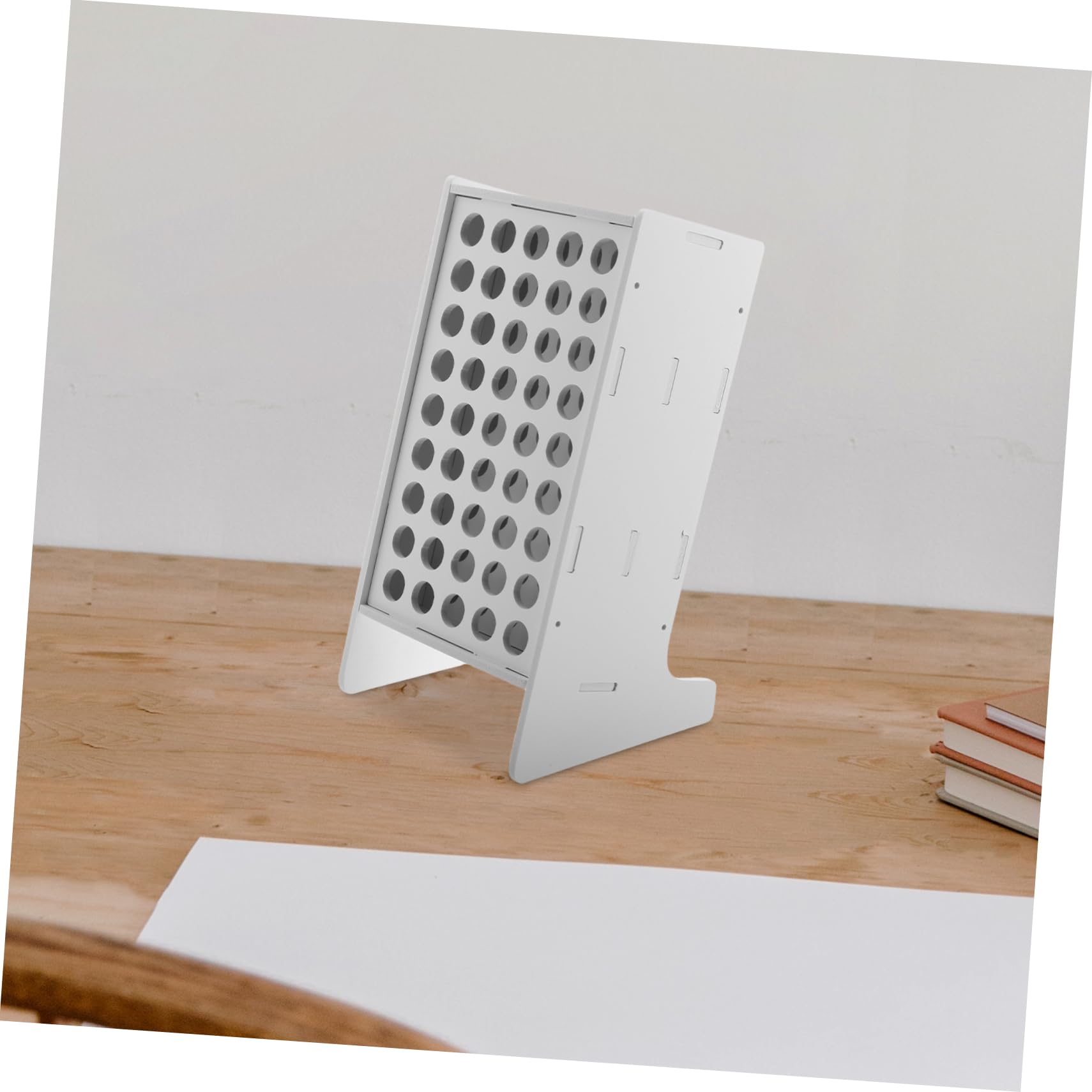 Homoyoyo Porta Penne per Scrivania in Plastico Bianco Design Inclinato e 45 Fori, Organizer per Pennarelli Facile da Usare, per Festa Scuola Decor e Asilo