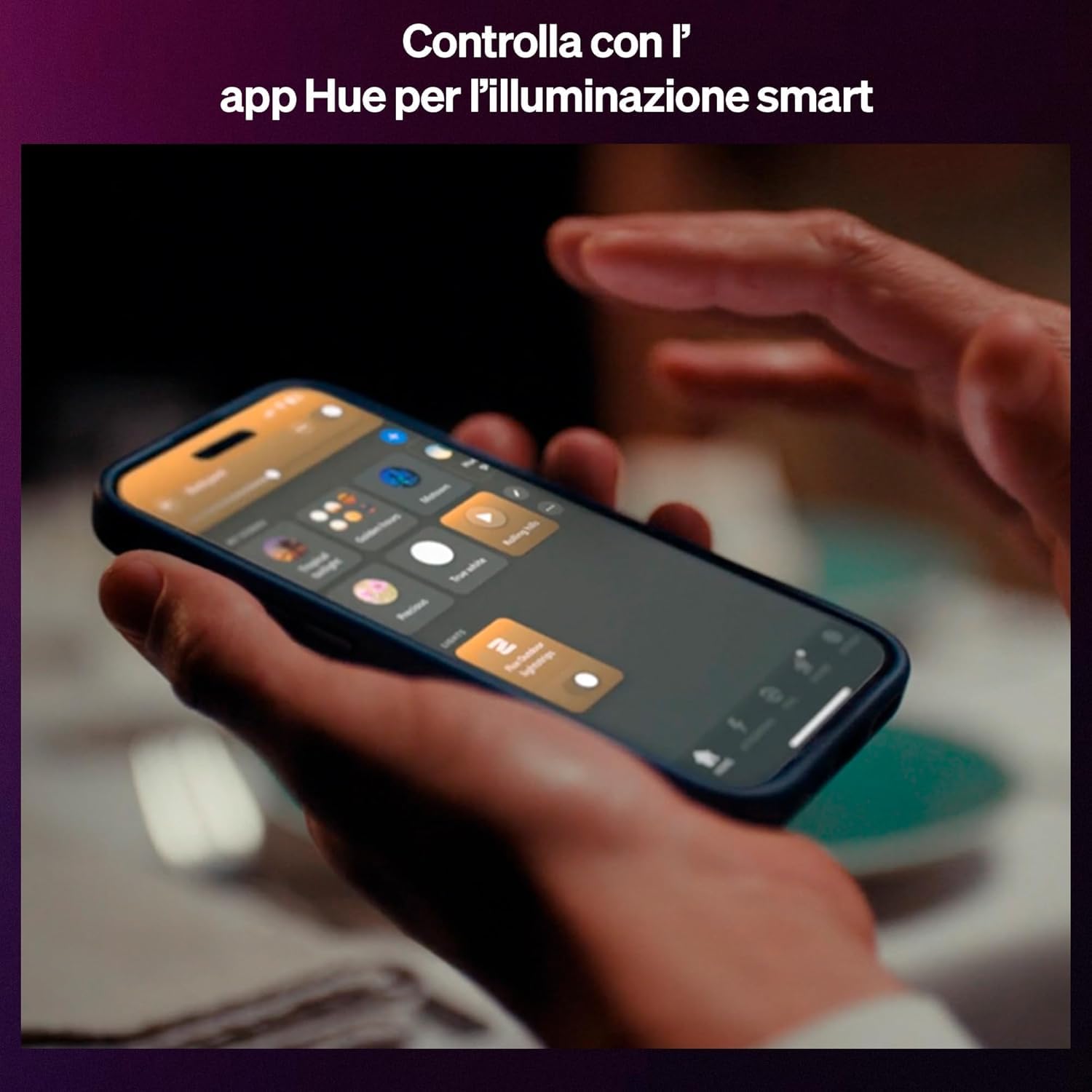 Striscia LED Hue Essential Flessibile, 5 m, RGBIC, Colori e Atmosfere Vivaci, Luce Flessibile per Interni, Installazione Facile, Controllo App e Voce, per Alexa, Google Assistant e Apple Home
