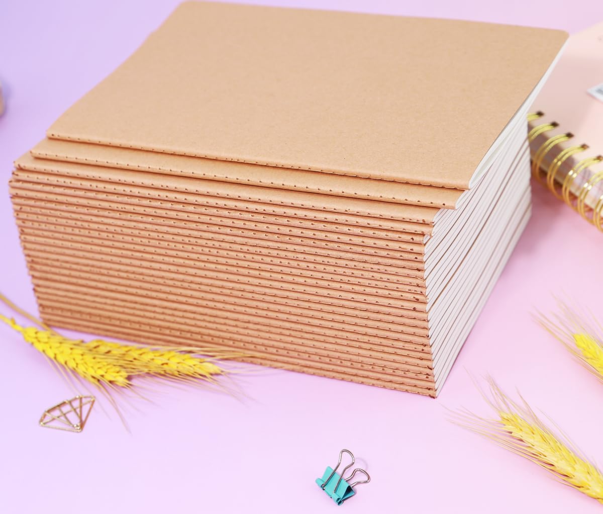 FAWTEEM Confezione da 24 quaderni A5 con copertina in carta kraft, a righe, diario di viaggio per composizione e argomento, 60 pagine, 21,1 x 14 cm