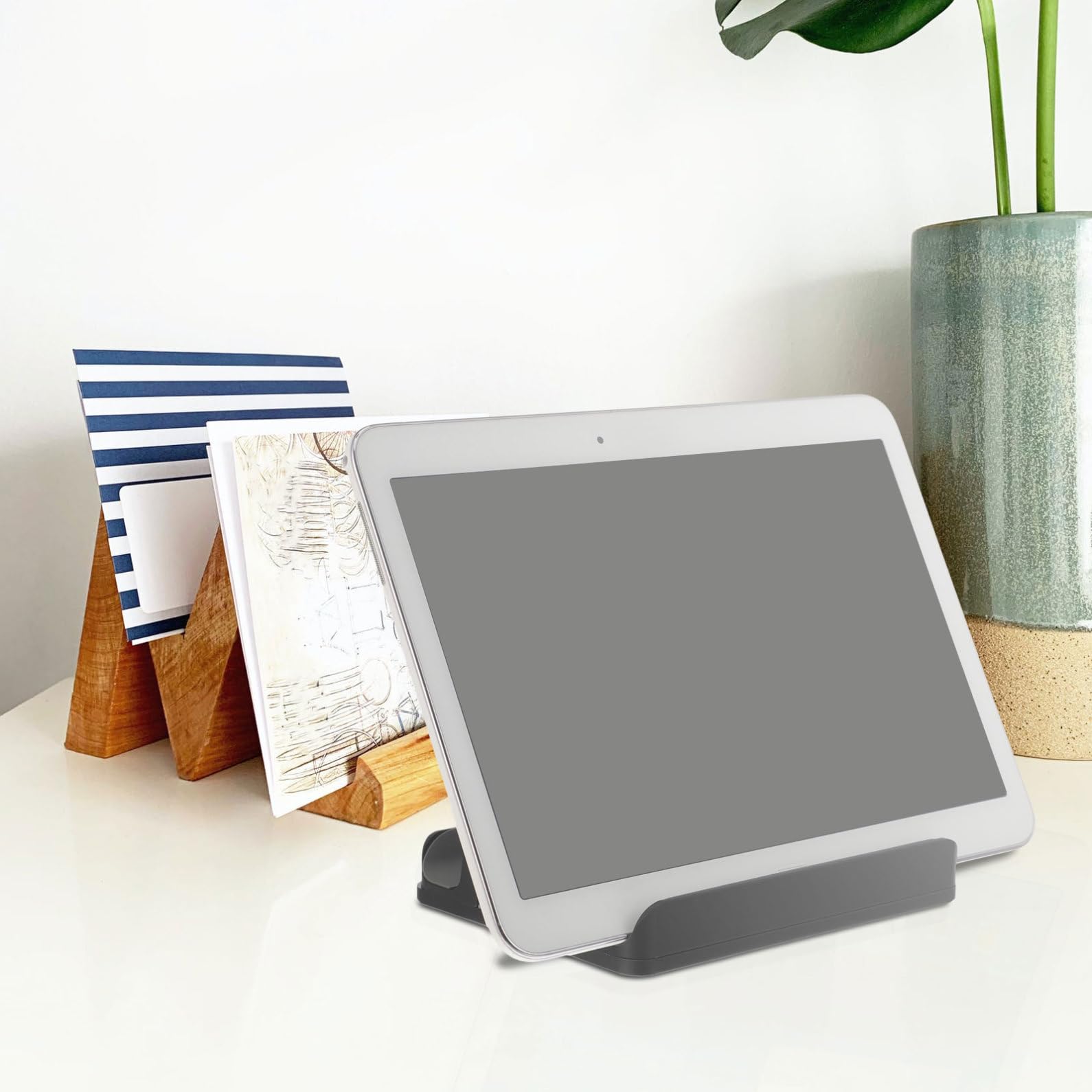 VILLCASE Soporte Vertical de Aluminio para Portátiles Base Estable y Práctica para Escritorio Ergonómico y Antideslizante Compatible con Laptops y Tablets