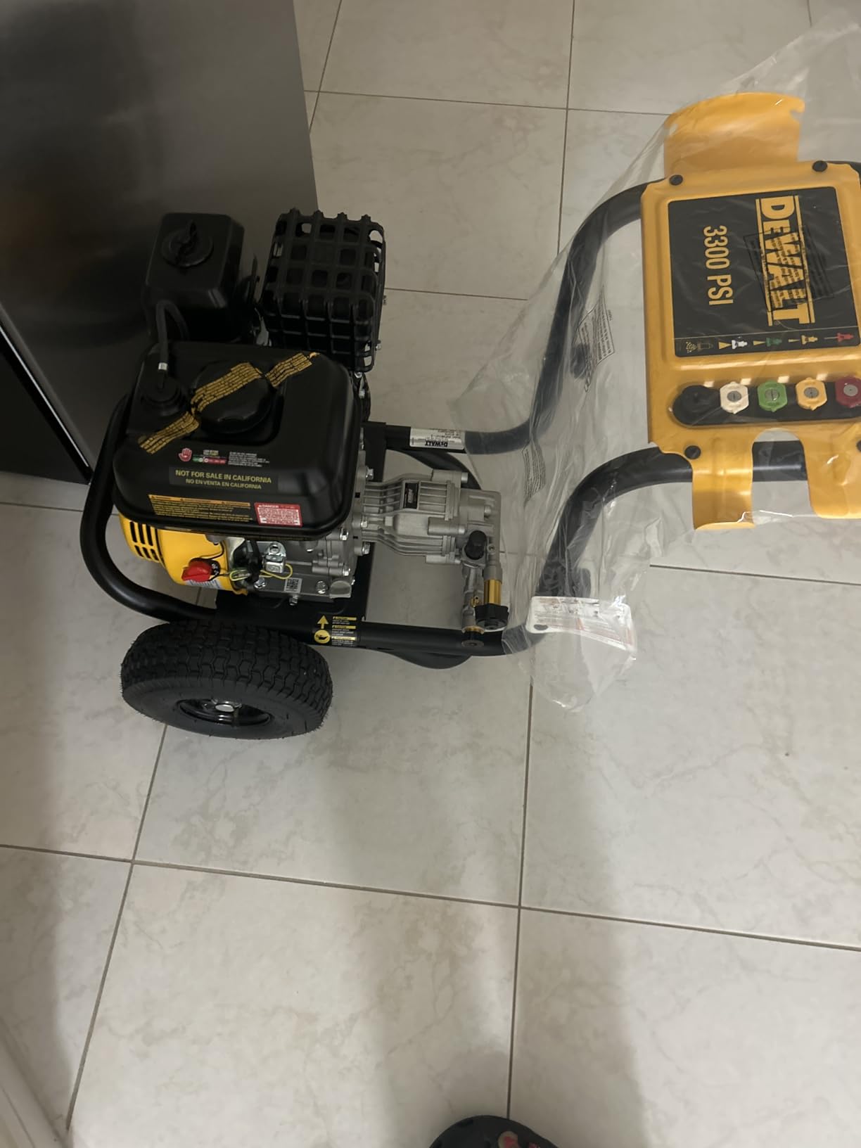 DeWalt PressuReady smart control panel with LED indicators