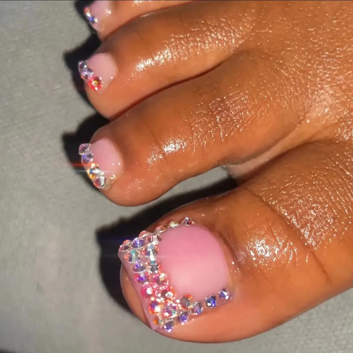 YIHONGYAN Pink Press on Toenails Short Fake Toe Nails Press ons 3D Glitter Rhinestones French Nail Tips Artificial Acrylic Kit Full Cover False