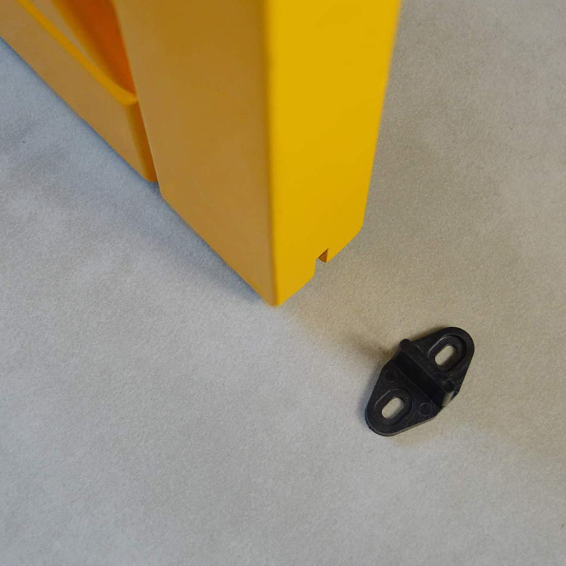 Guida per Porta Scorrevole Hardware Guide per Porta di Bypass del fienile Inferiore montate a Pavimento Biglietto di Auguri da 2 Pezzi