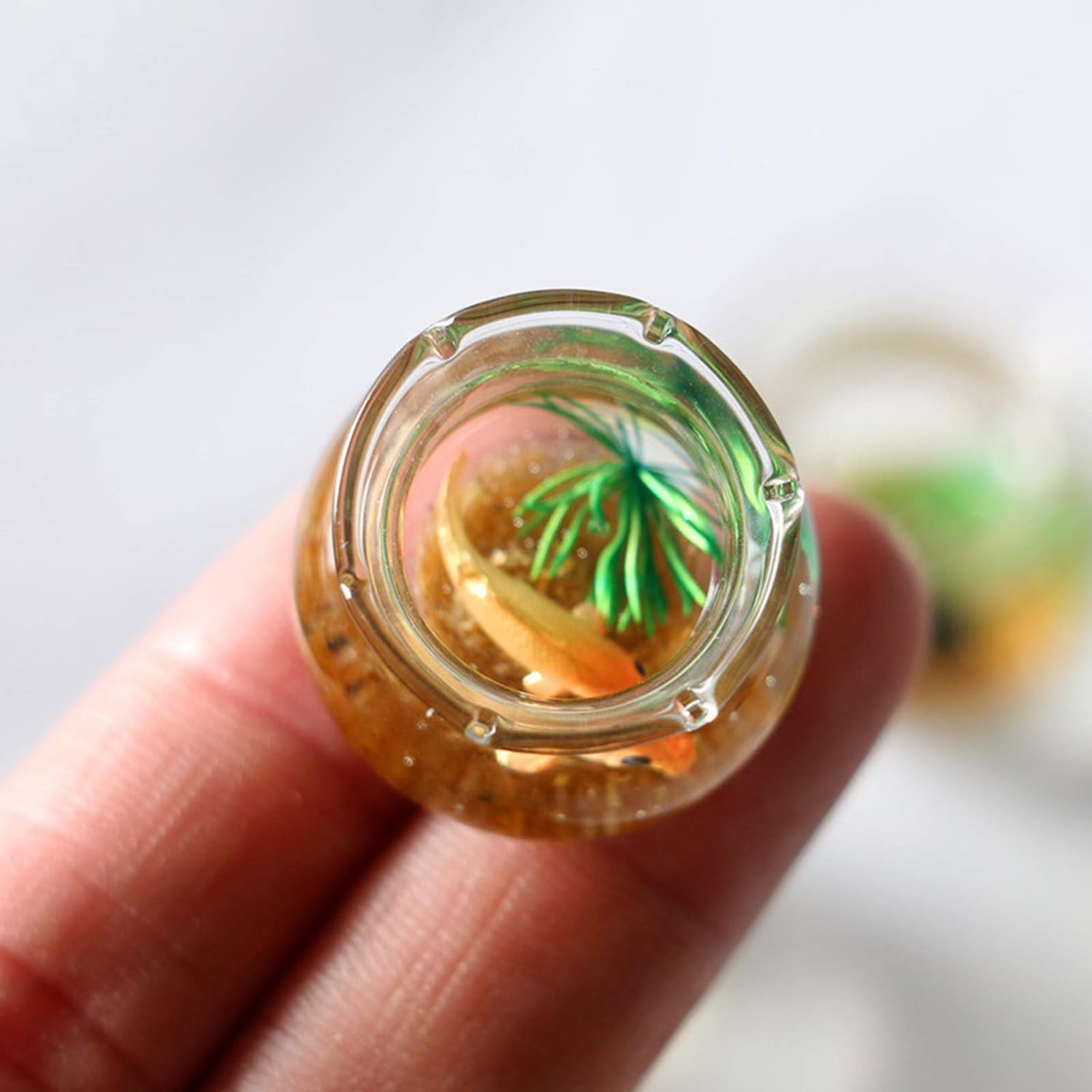 2 Pieces Miniature Fish Bowl Set, Round Resin Fish Tanks with Goldfish Grass, Dollhouse Accessories Decor for Dollhouse Desktop Craft Project Decor
