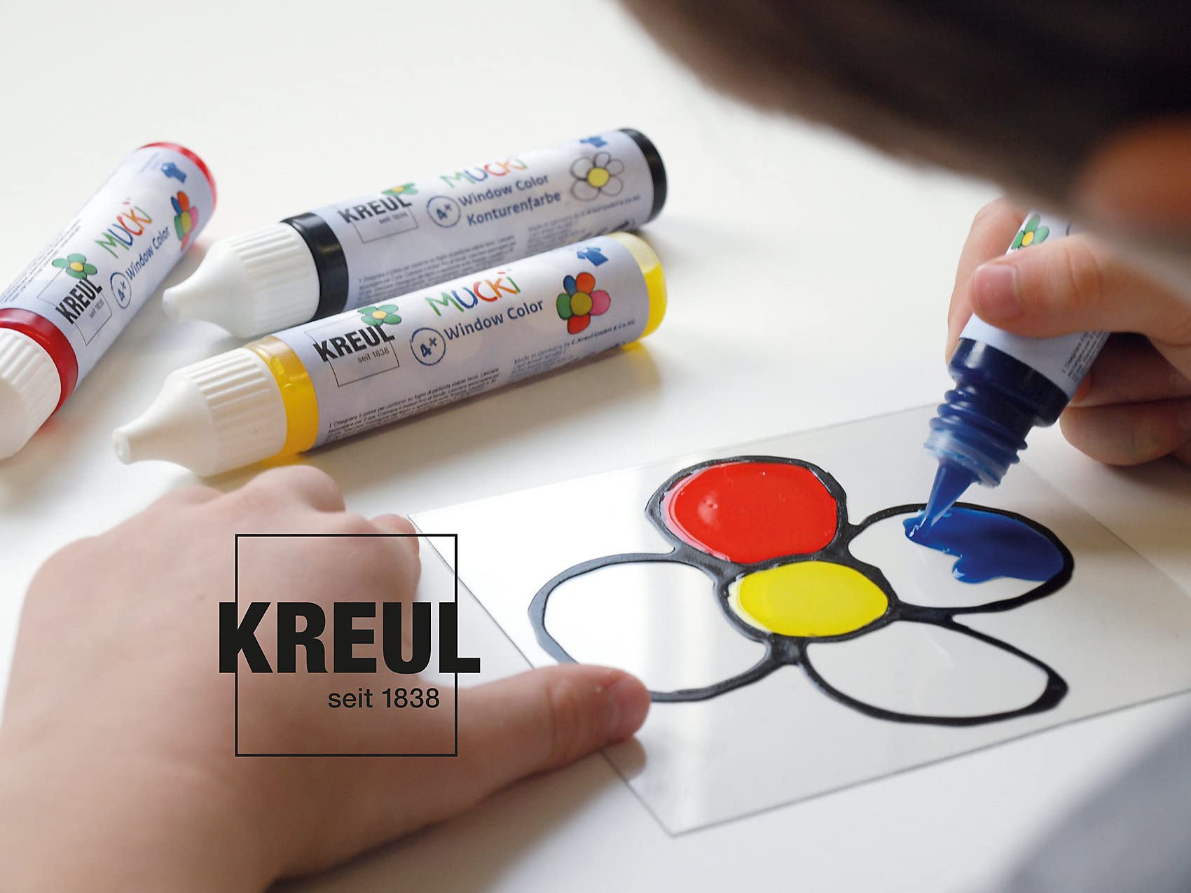 KREUL 24451 - Mucki Window Color Mały Świat Zwierząt - zestaw z 7 kredkami do kolorowania okien o pojemności 29 ml, plastikowymi kartami i szablonami, wegański, bezglutenowy, bez laktozy