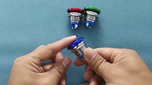 Guuzi 22mm 3V/6V/12V/24V/48V/110V/220V Momentary Drukknop Metalen Paddestoelkop Ronde Startknop 1No Aan Uit Zelfreset Koepelvormige Schroefterminal (Blauw