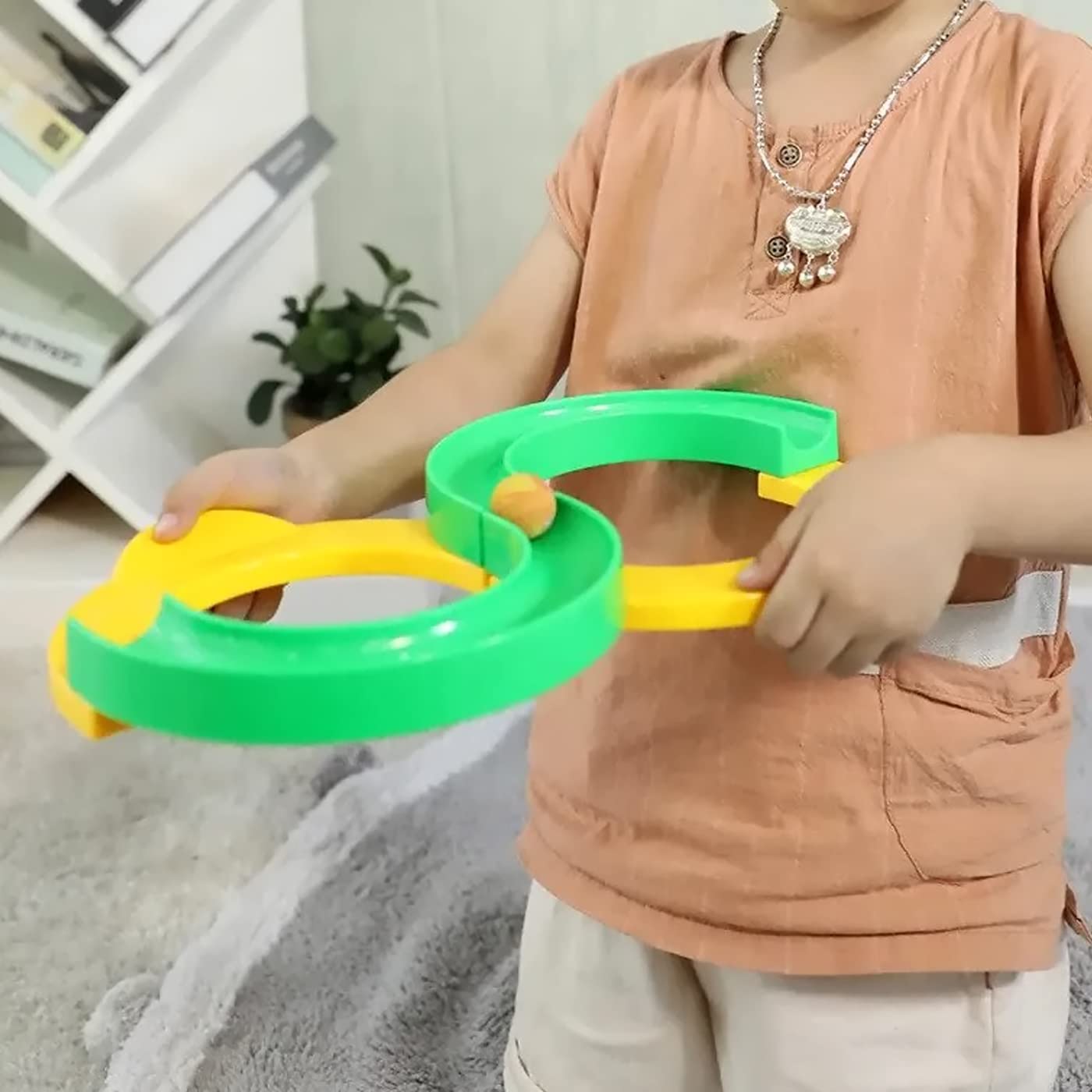 INAAYA 8 Shape Infinite Loop Game Toy Bouncing Ball for Kids Loop Balancing Track Toy Birthday Gifts for Kids Multicolor 3