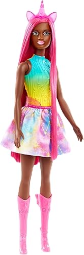 Barbie Muñeca de unicornio con pelo de fantasía magenta de 7 pulgadas de largo y accesorios coloridos para jugar con estilo, diadema de unicornio y