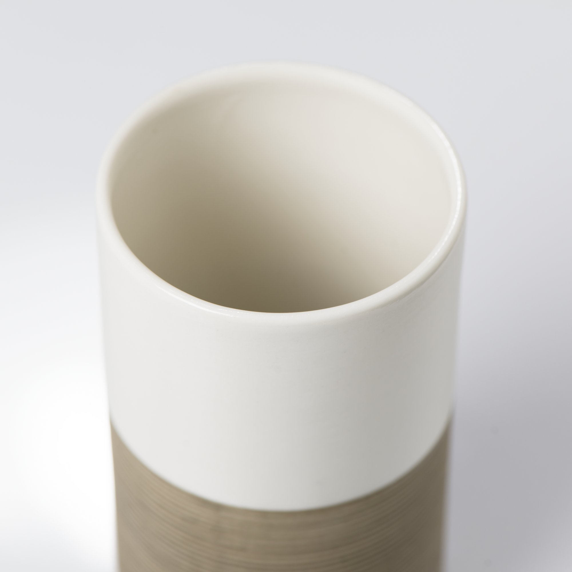 Sealskin Doppio - Escobilla De Baño con Soporte, Porcelana, Color Beige, 10.1 X 10.1 X 38.3 Cm + Vaso para Cepillo De Dientes Doppio, 6.9 X 6.9 X 12.6 Cm, Porcelana, Beige