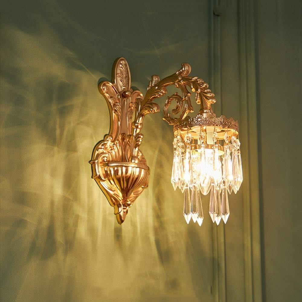 Lampada da parete for interni con paralume in cristallo